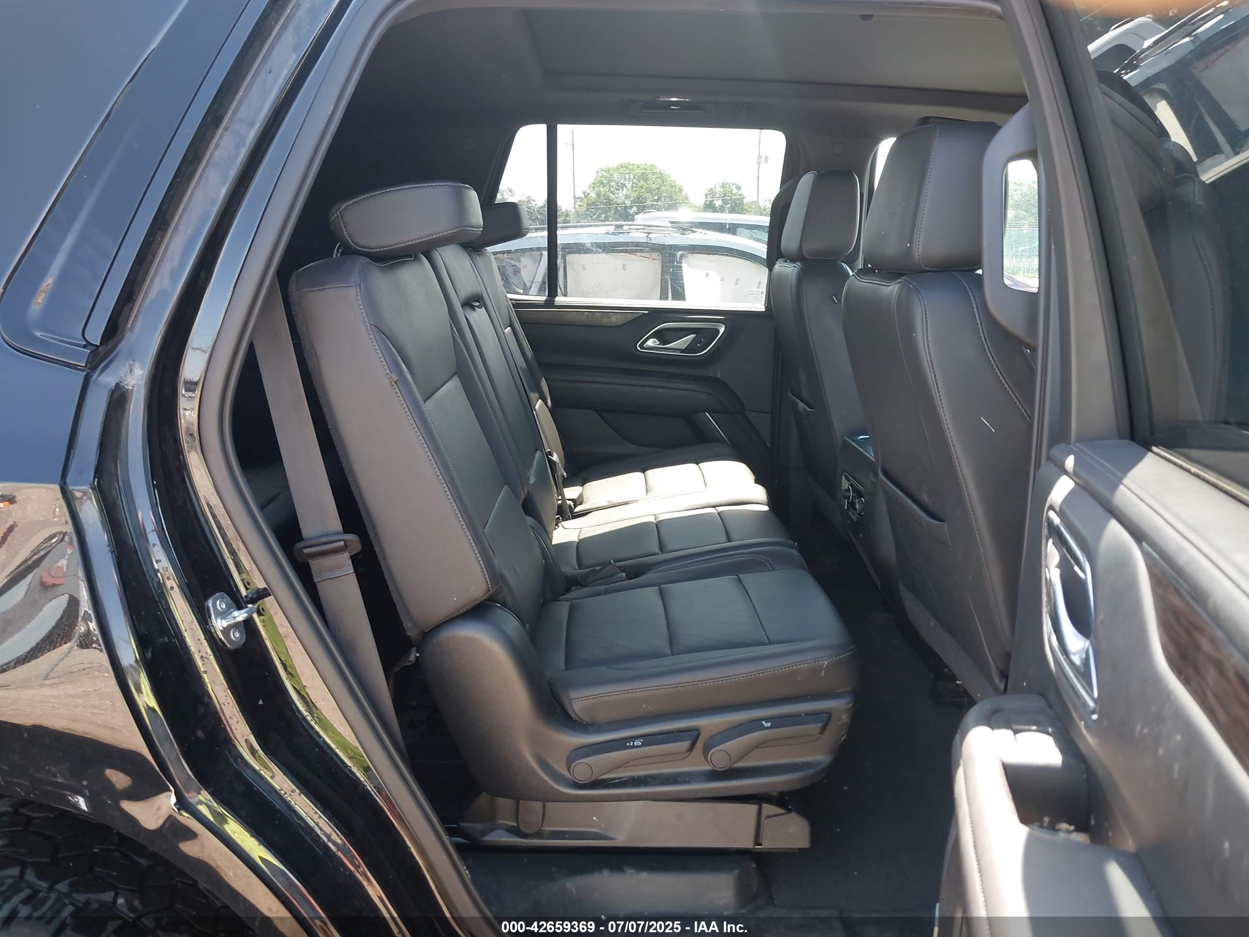 CHEVROLET TAHOE image 8