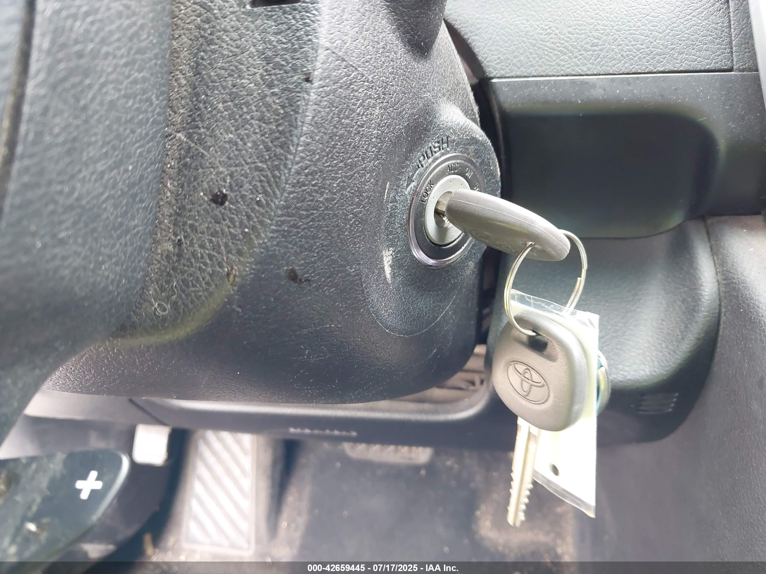 TOYOTA CAMRY image 11