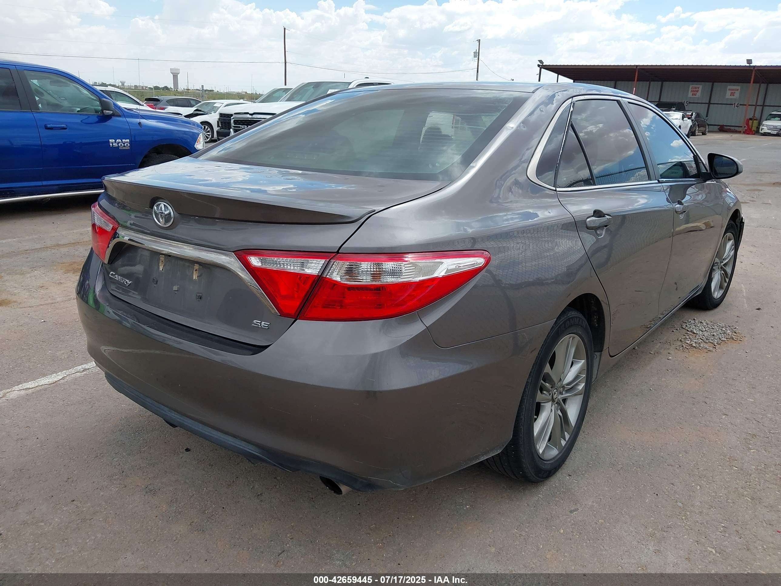 TOYOTA CAMRY image 4