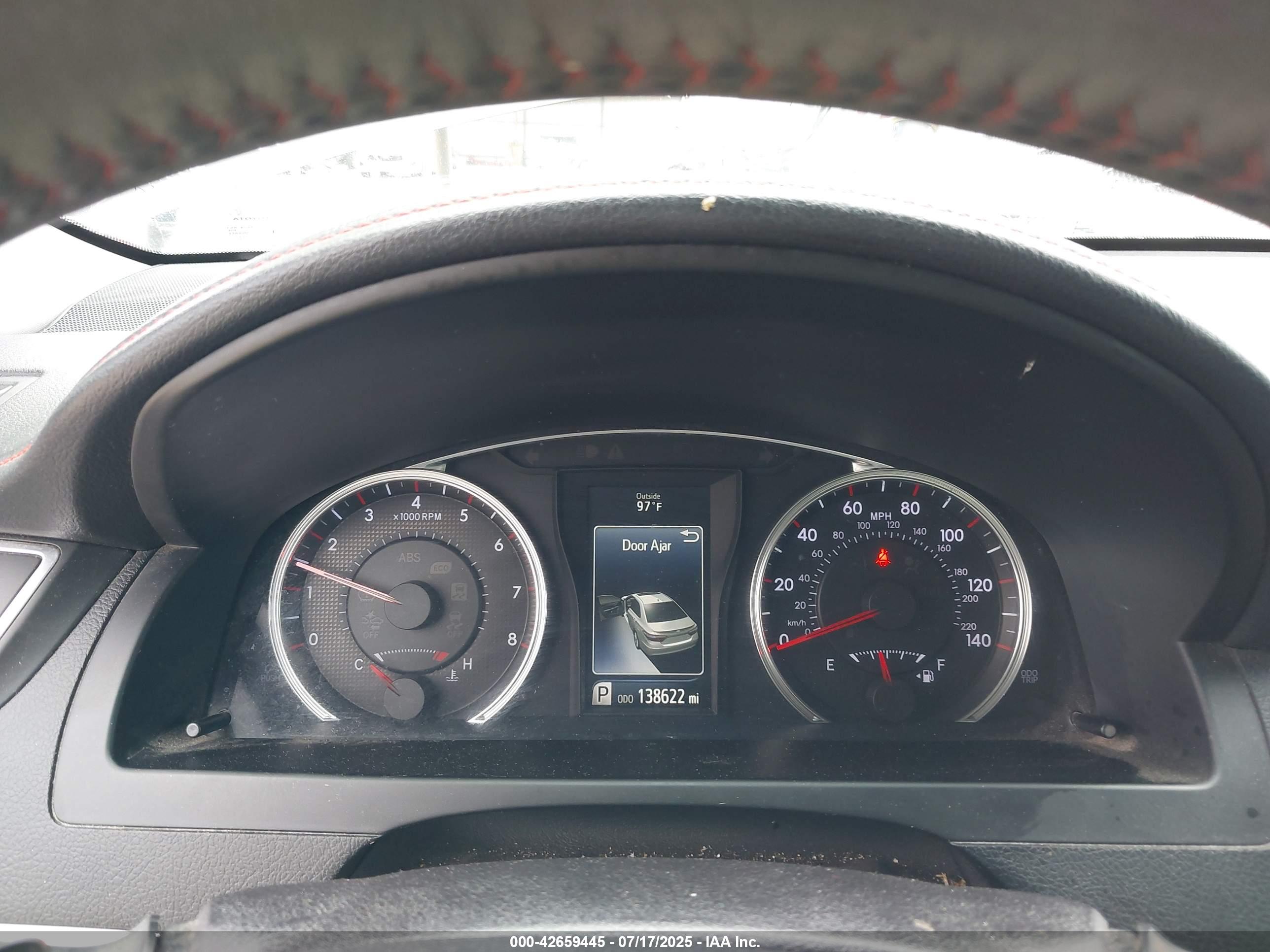TOYOTA CAMRY image 7