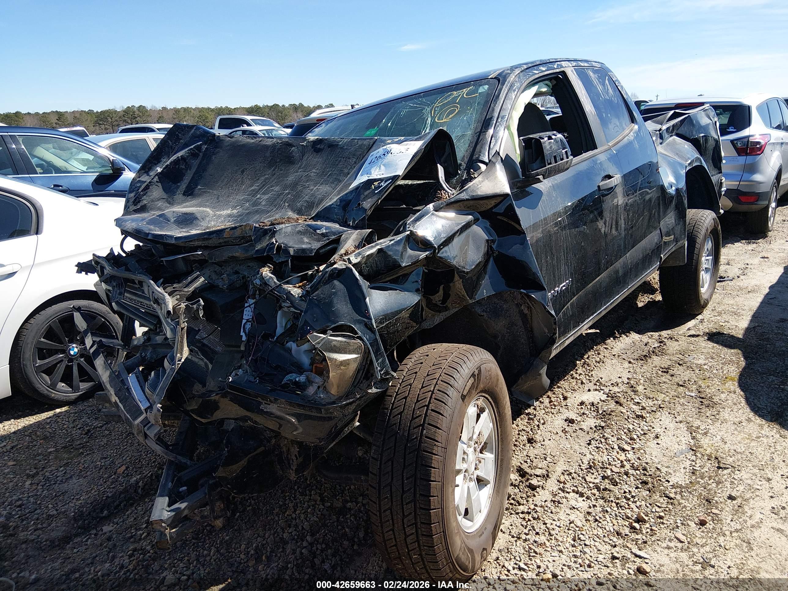 GMC CANYON image 2