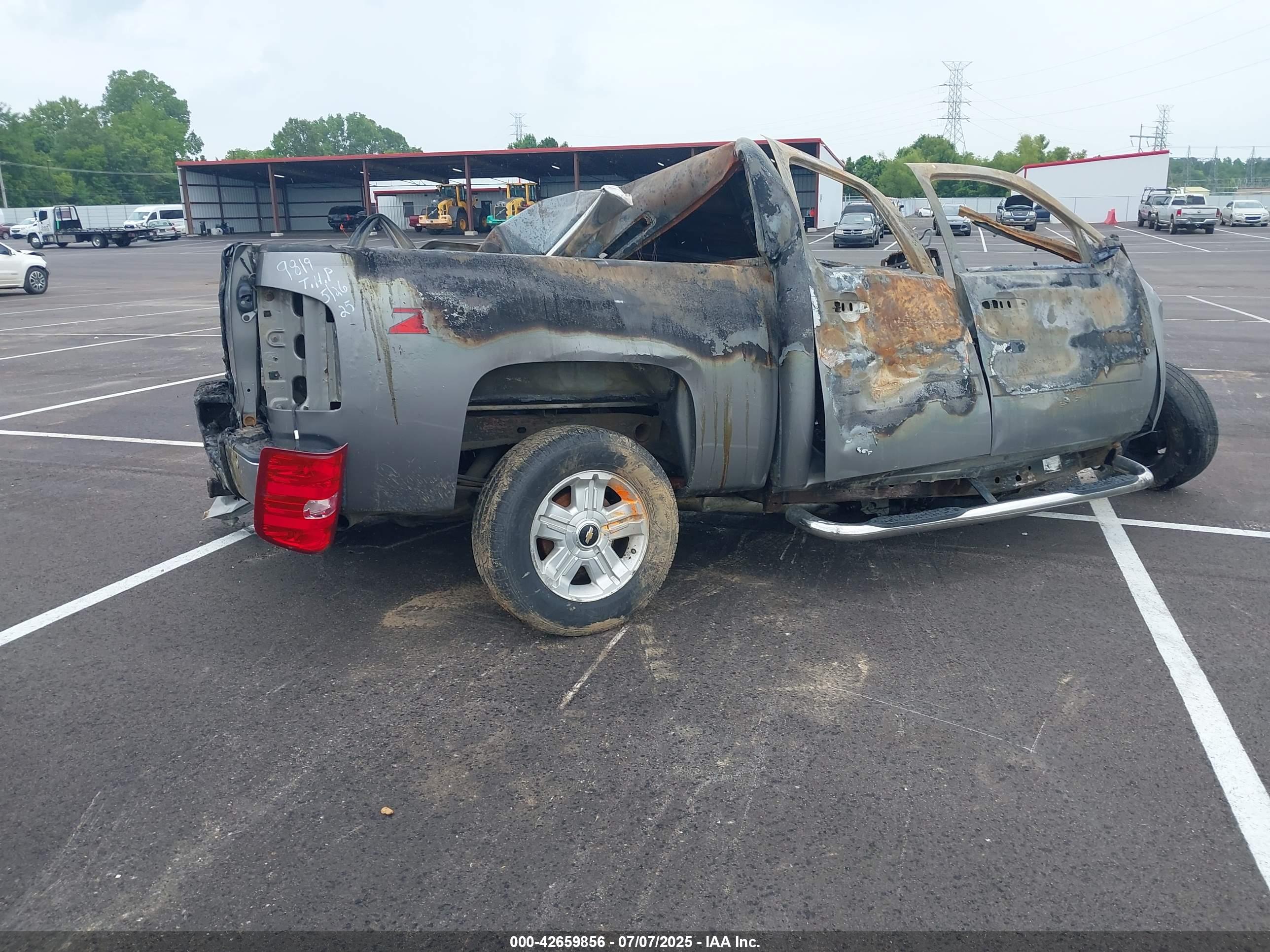 CHEVROLET SILVERADO image 4