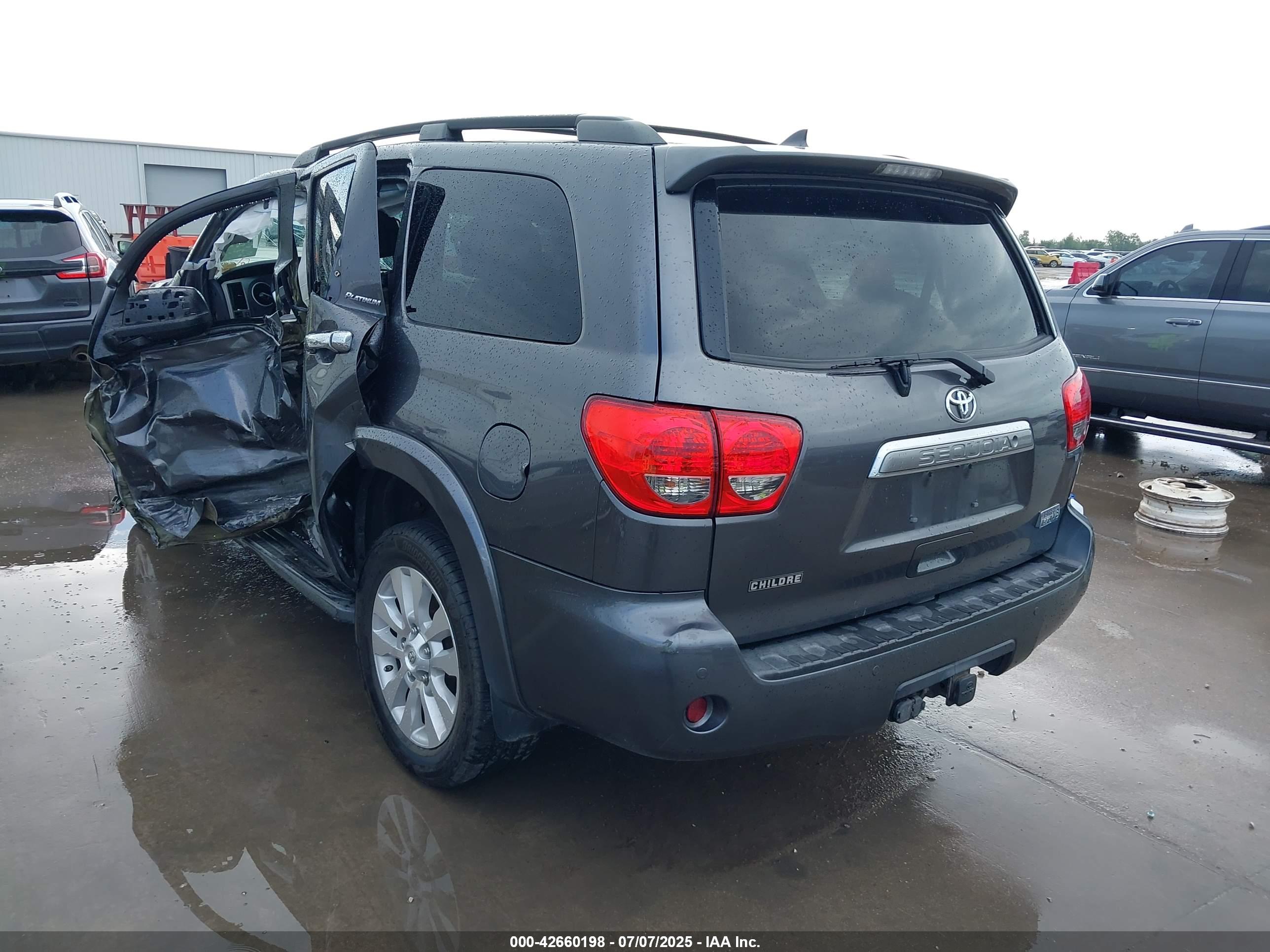 TOYOTA SEQUOIA image 3
