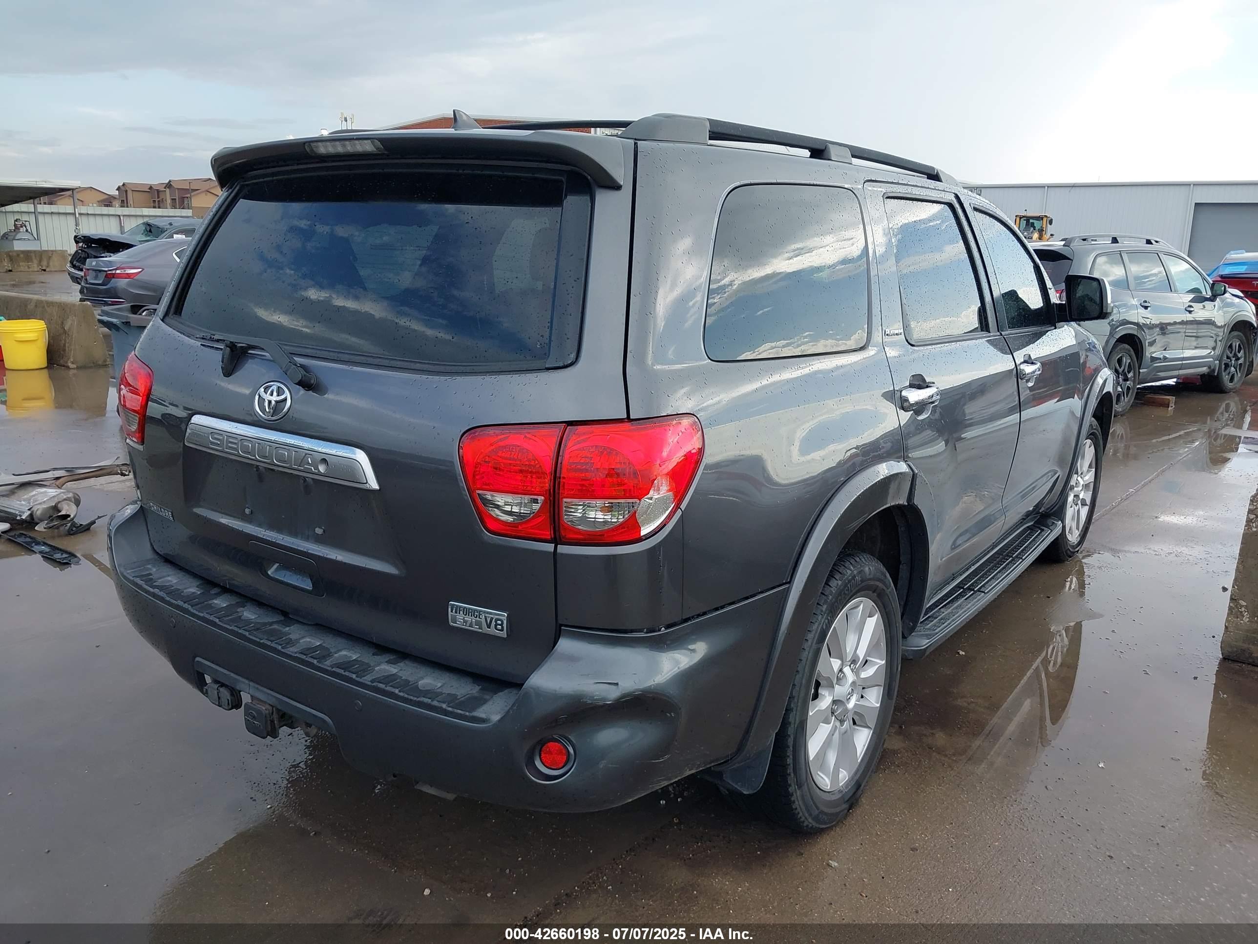 TOYOTA SEQUOIA image 4