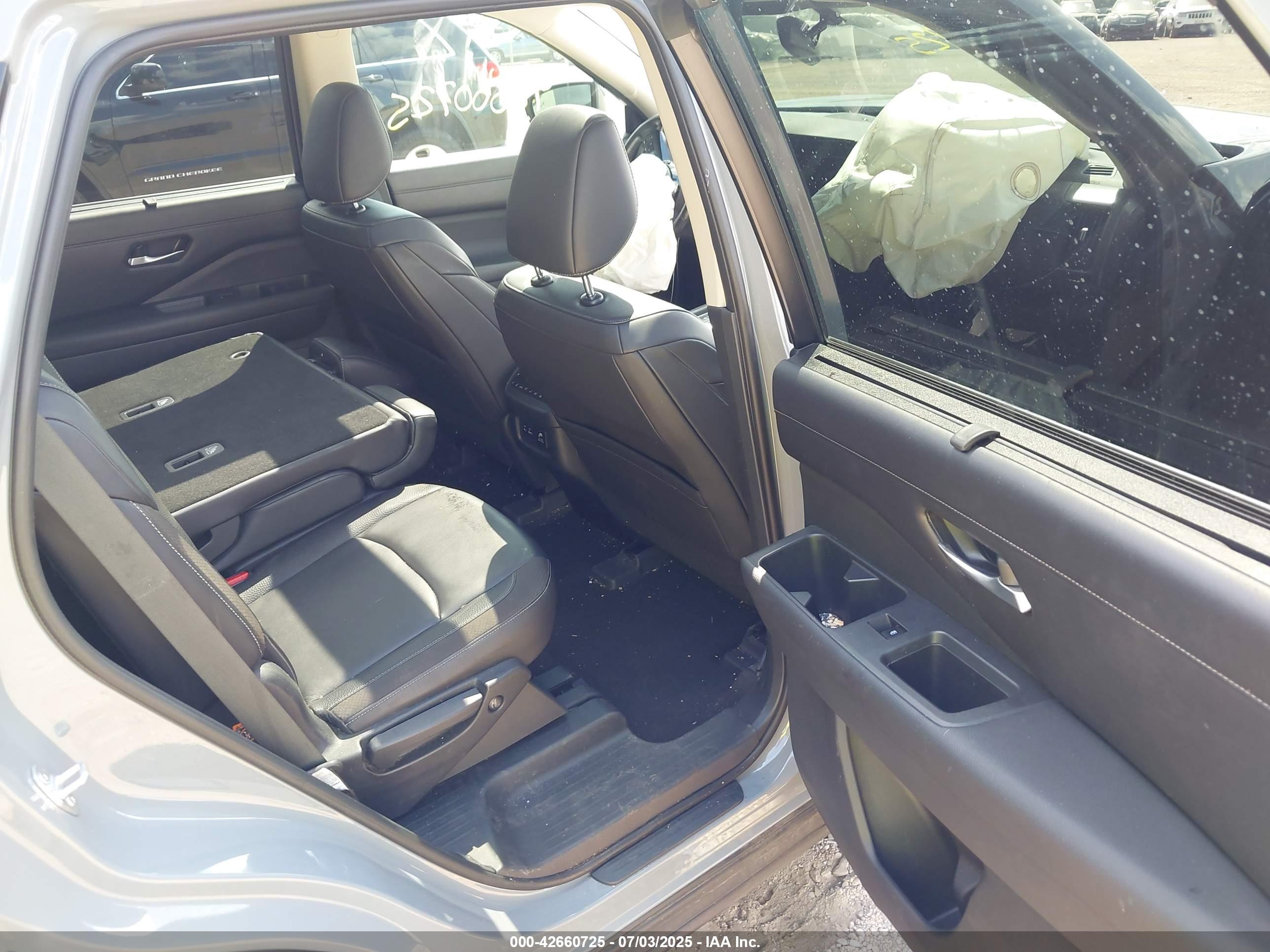 NISSAN PATHFINDER image 8