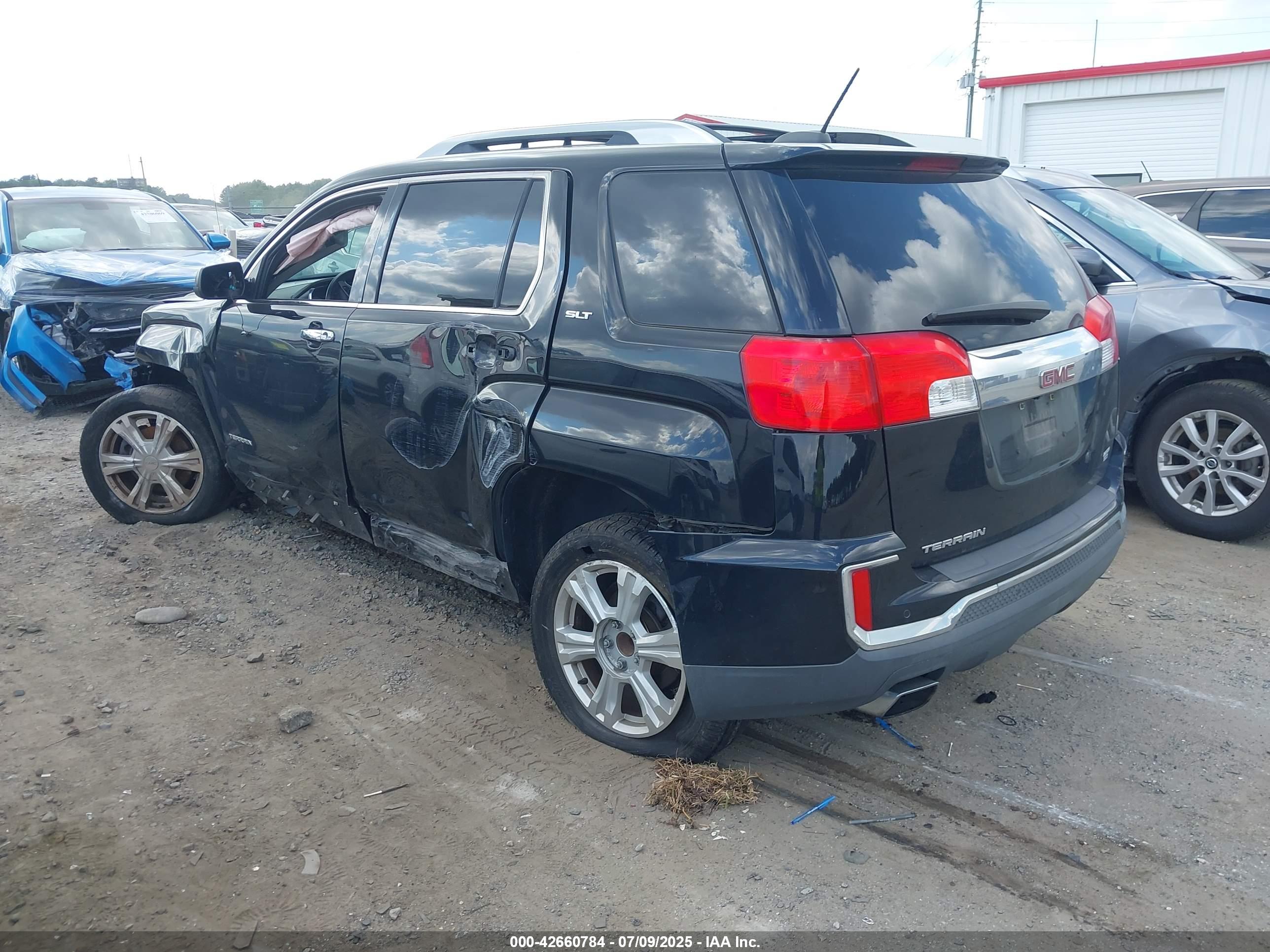GMC TERRAIN image 3