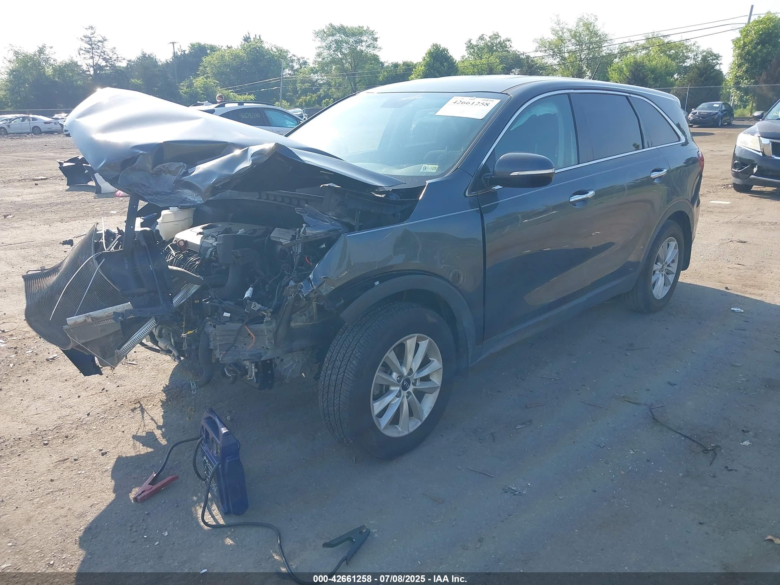 KIA SORENTO image 2