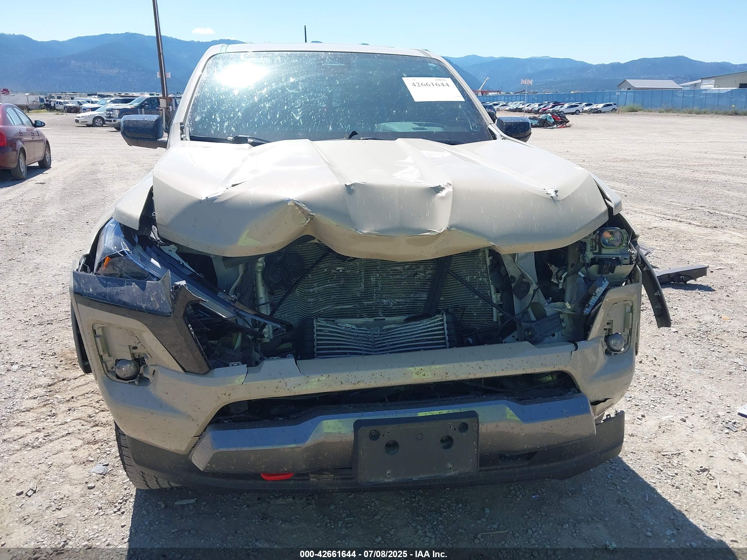 CHEVROLET COLORADO image 6