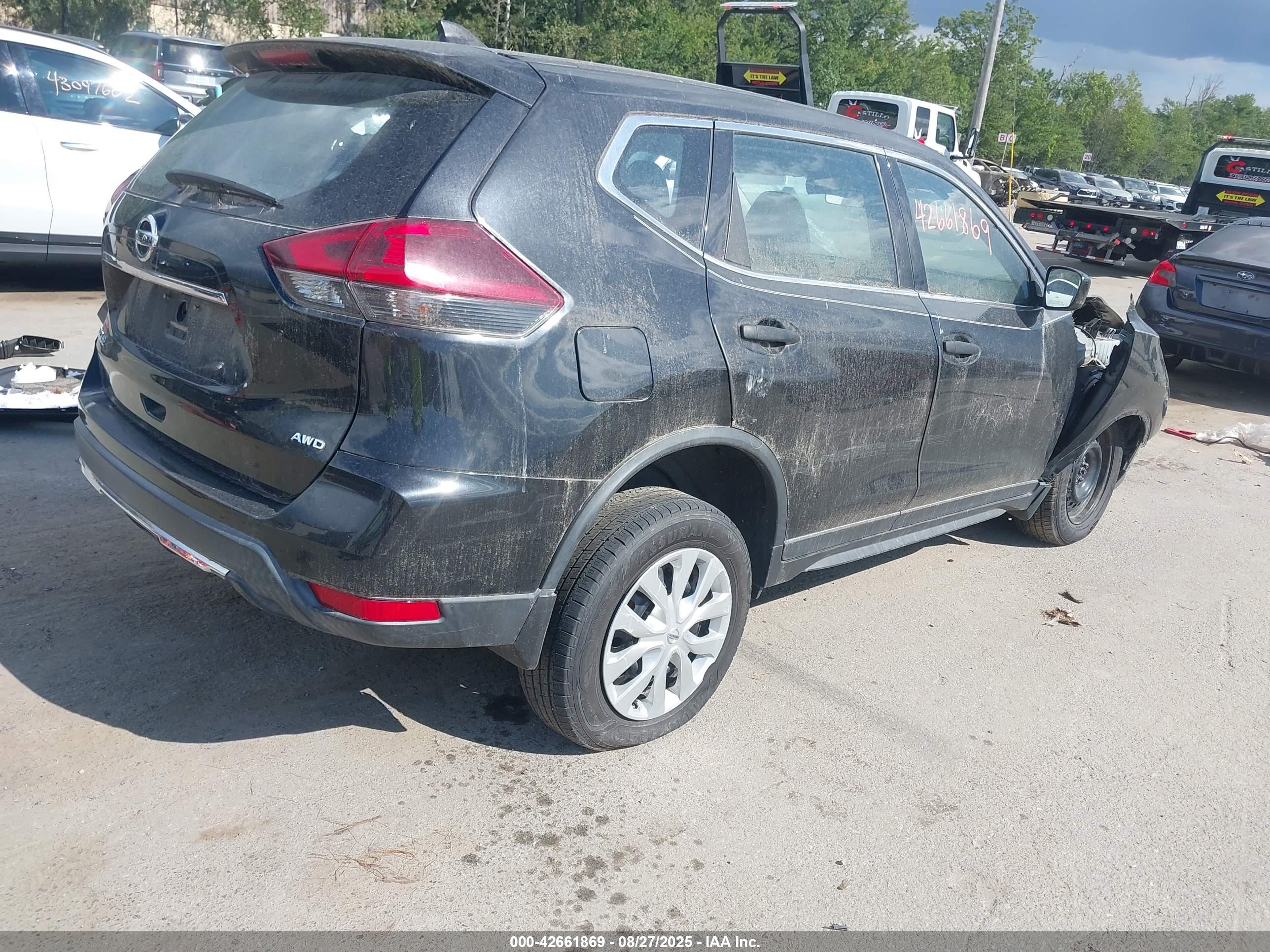 NISSAN ROGUE image 4
