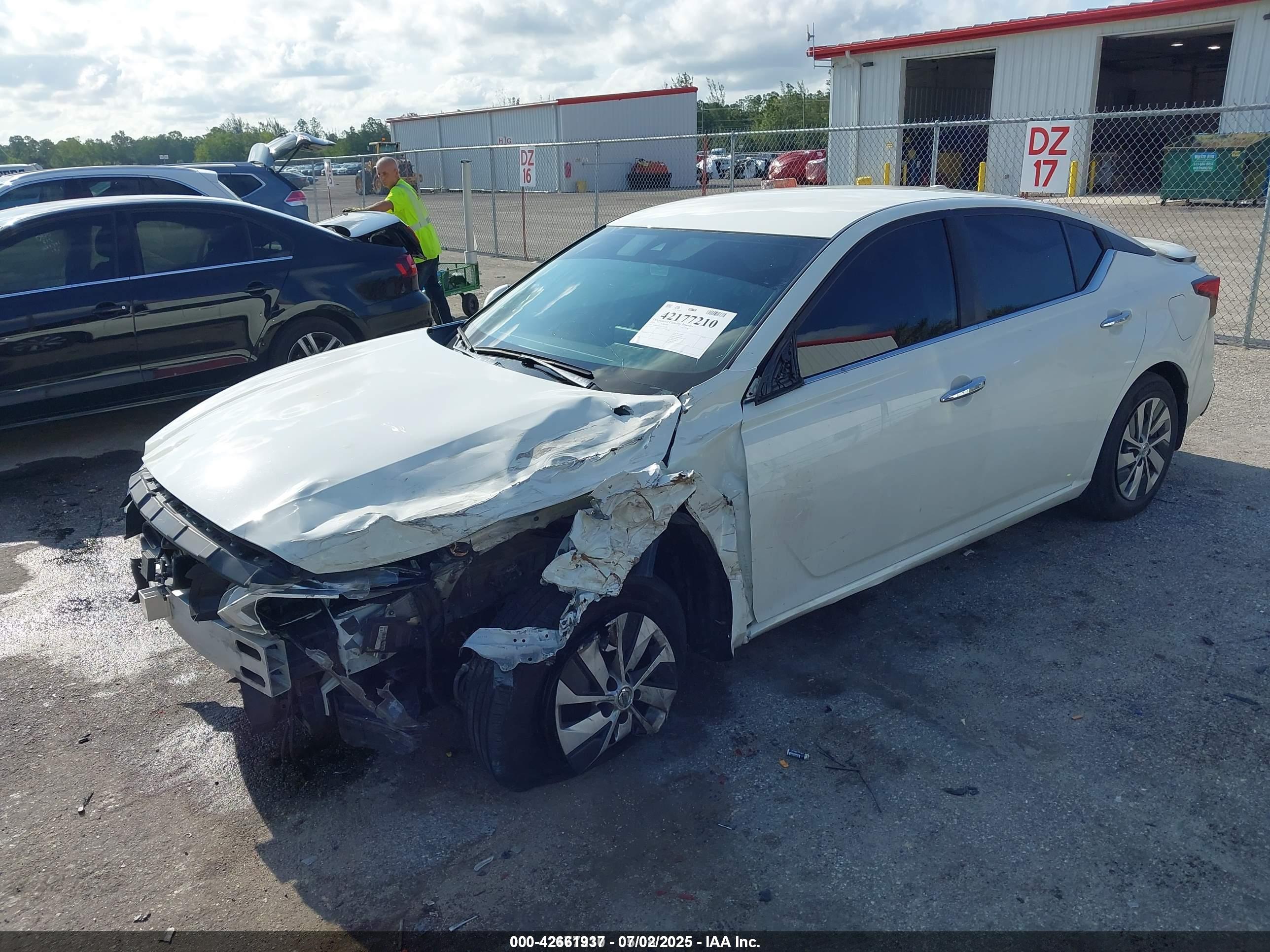 NISSAN ALTIMA image 2
