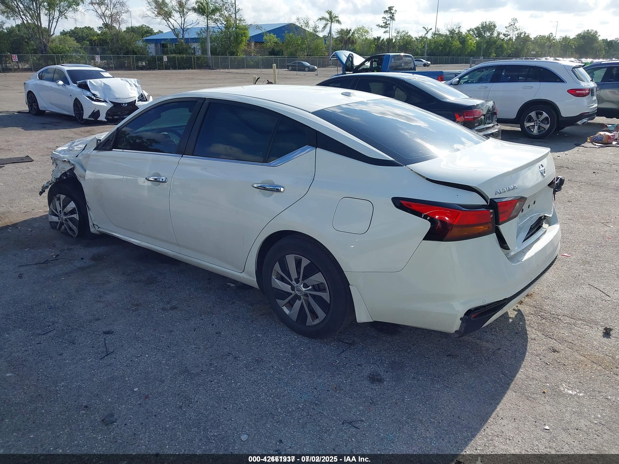 NISSAN ALTIMA image 3