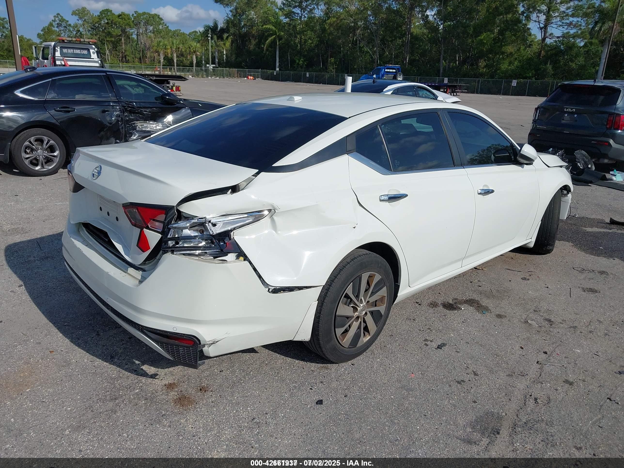 NISSAN ALTIMA image 4