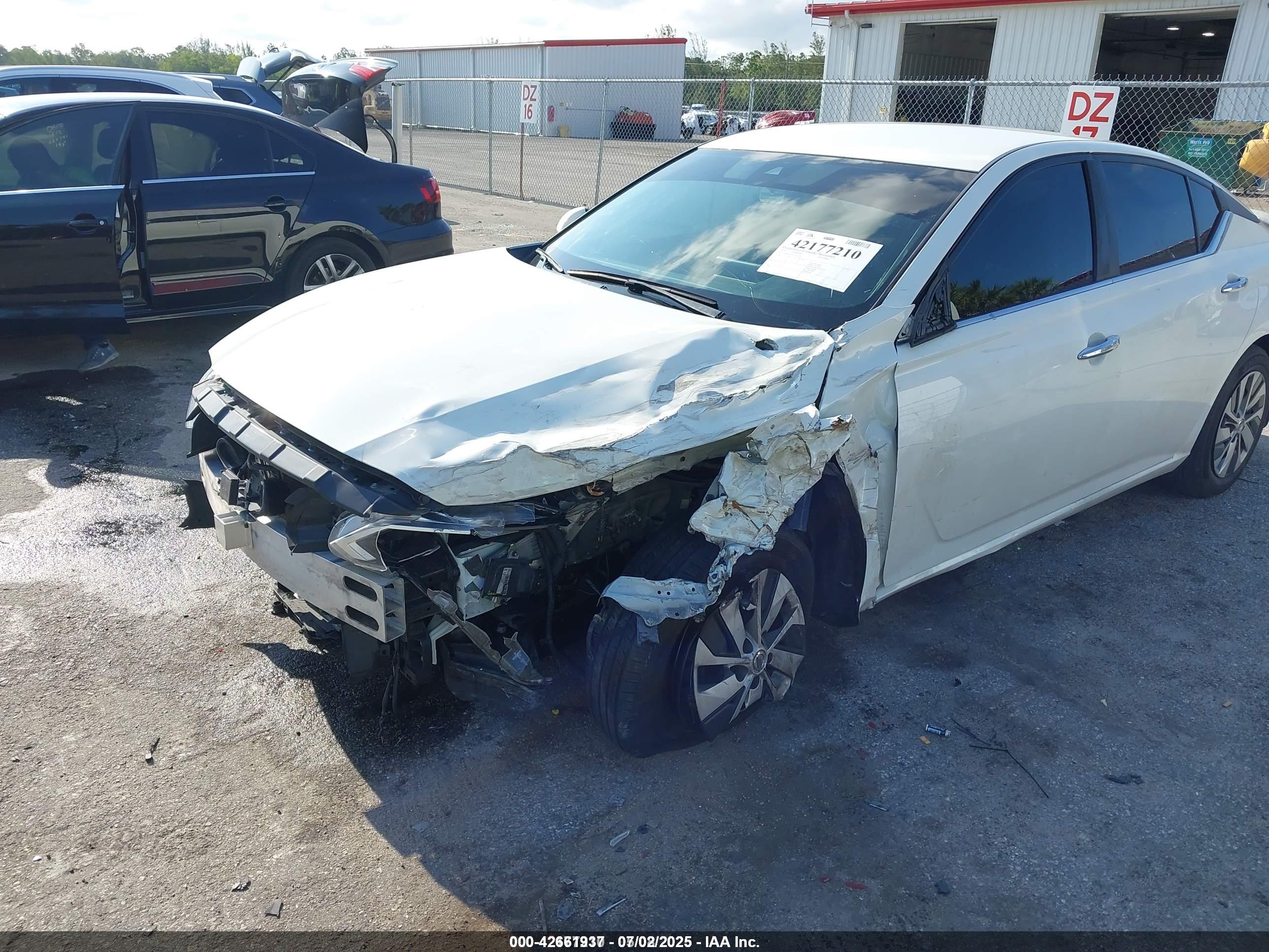 NISSAN ALTIMA image 6