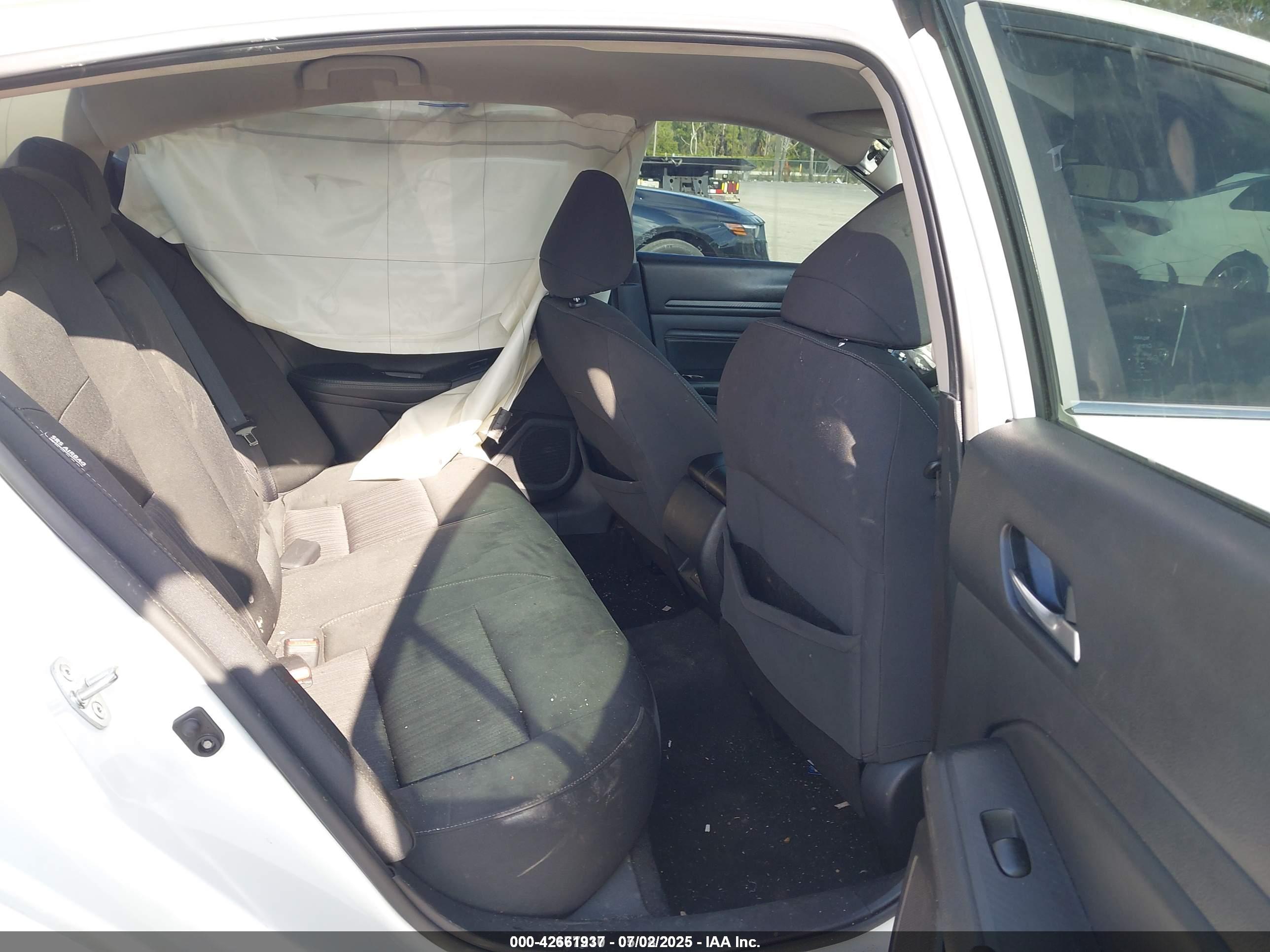 NISSAN ALTIMA image 8