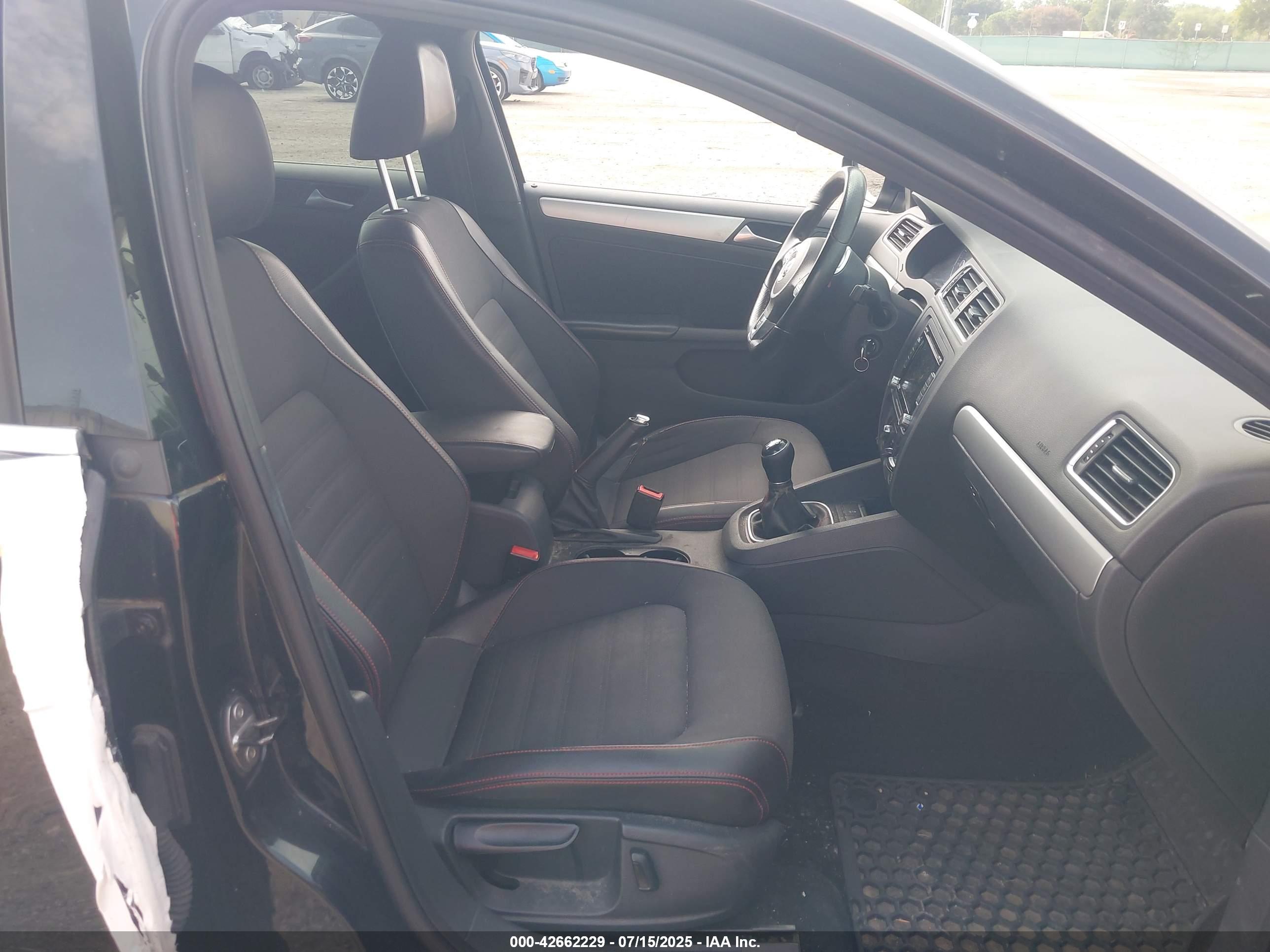 VOLKSWAGEN JETTA image 5