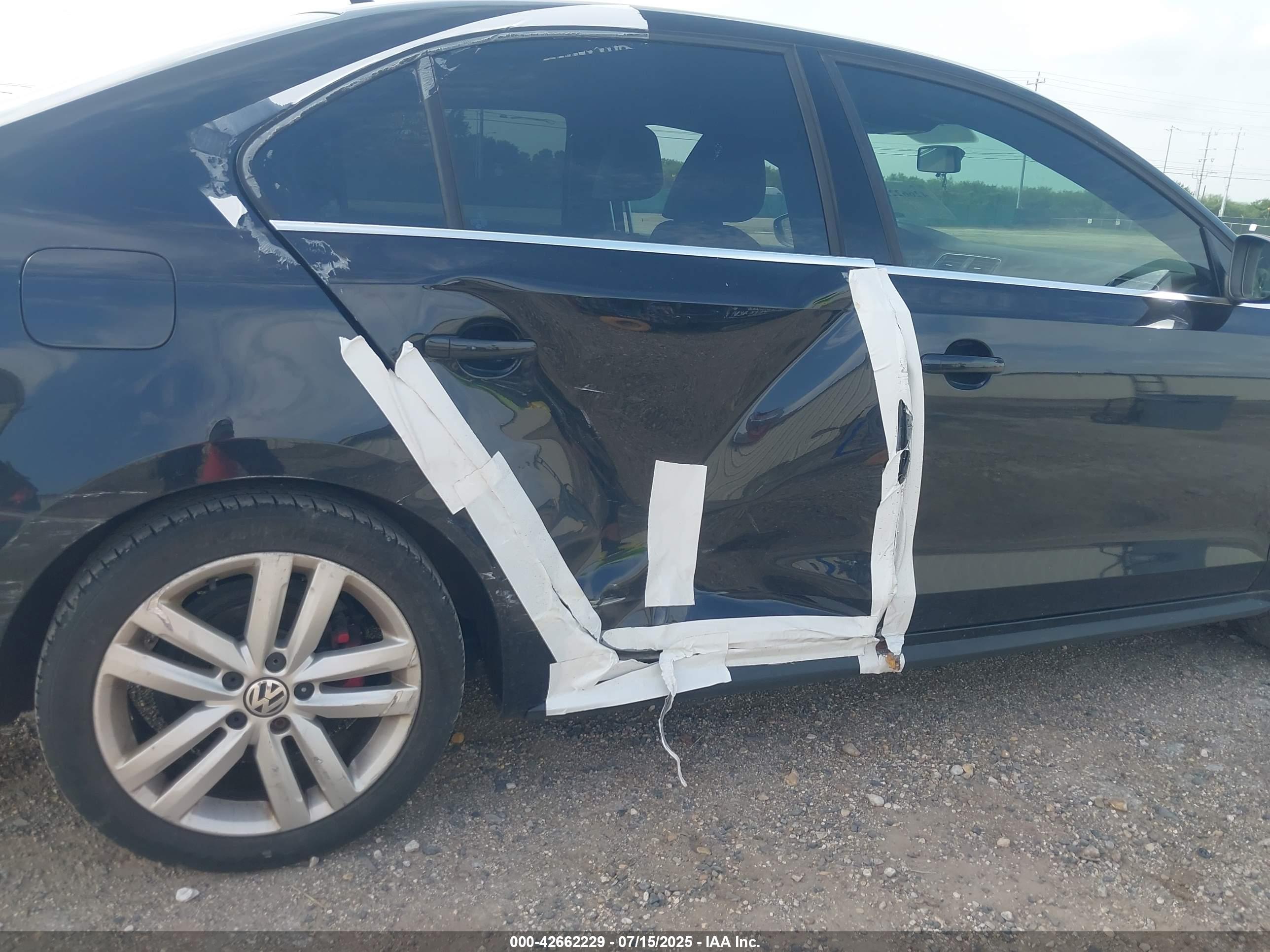 VOLKSWAGEN JETTA image 6