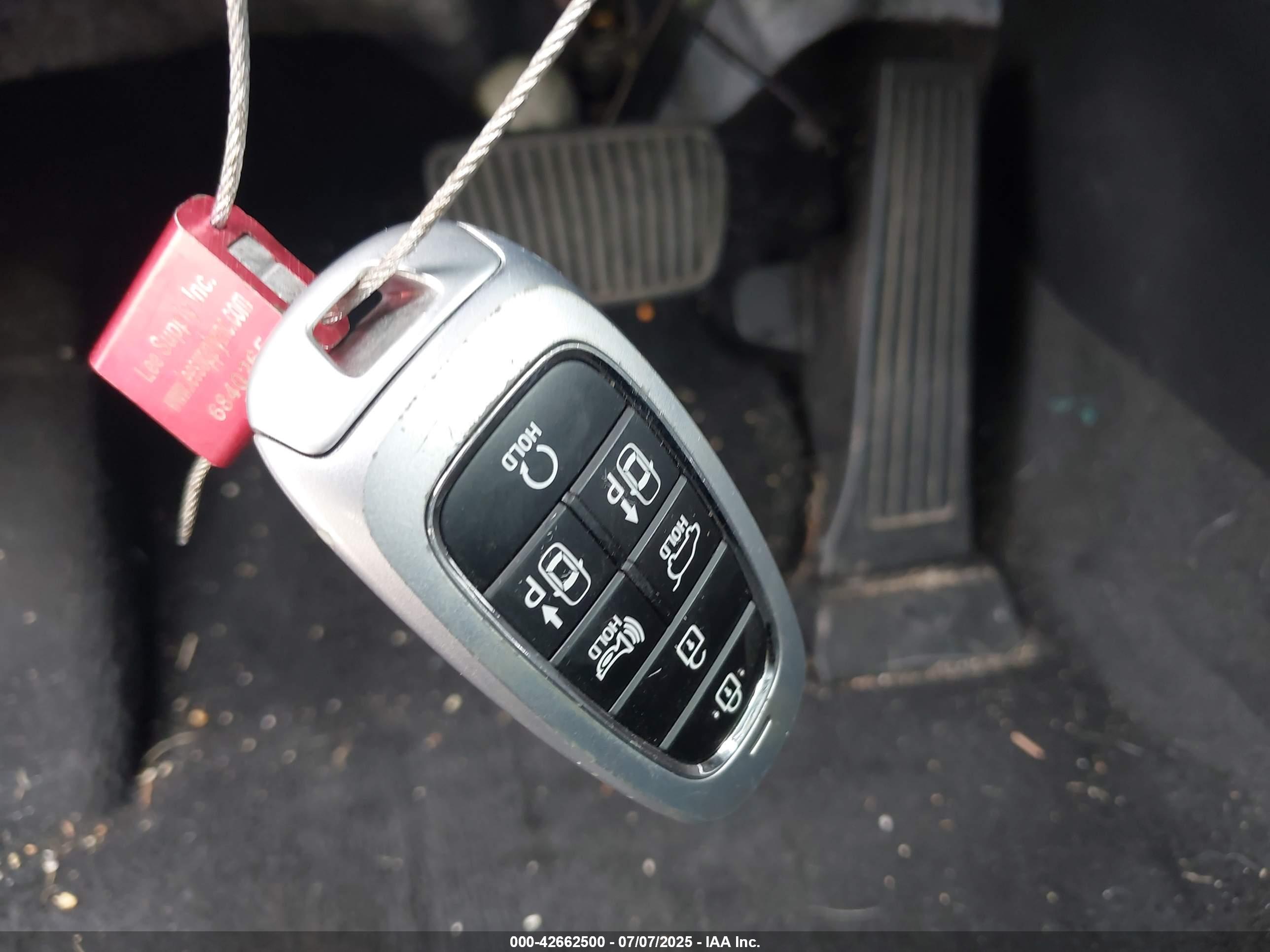 HYUNDAI TUCSON image 11