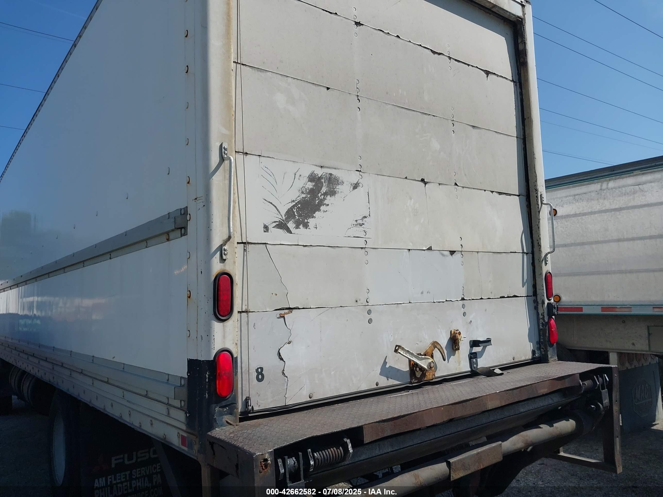 MITSUBISHI FUSO image 7