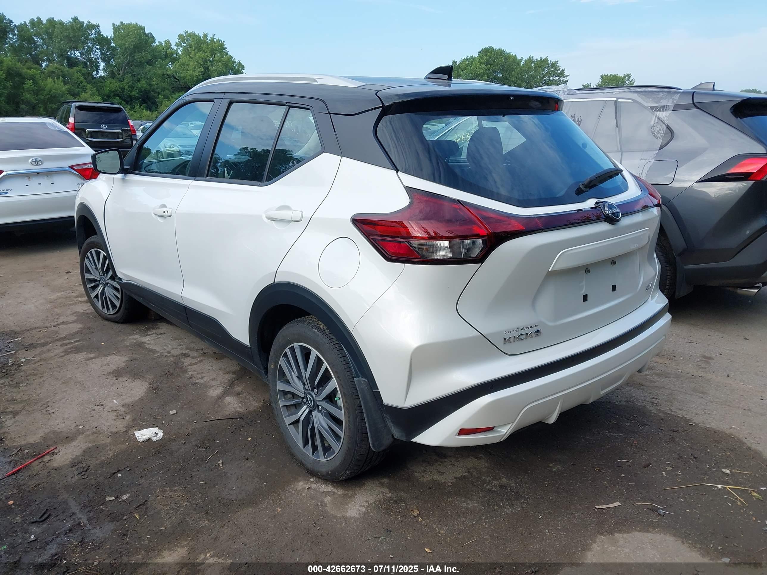 NISSAN KICKS image 3