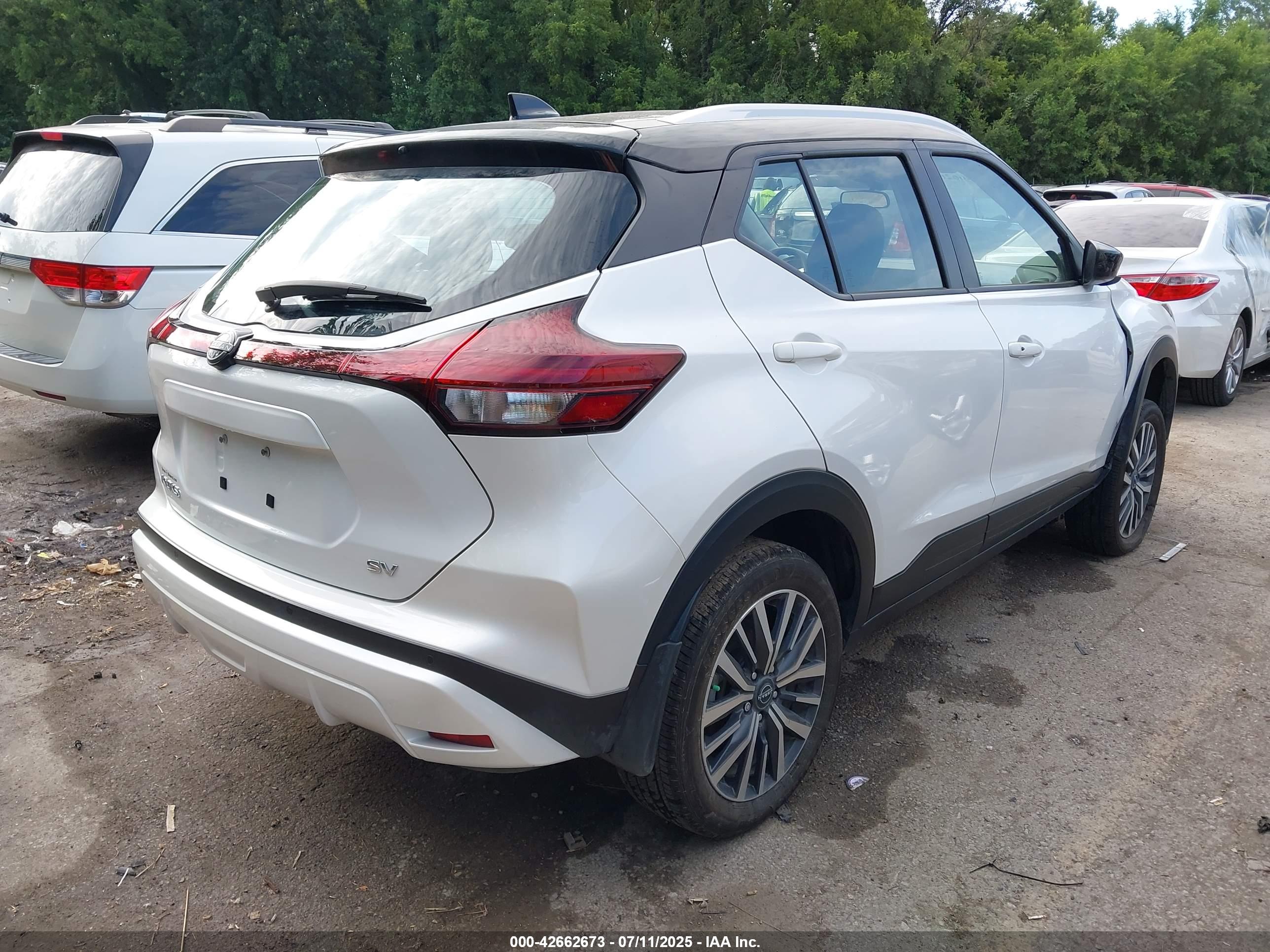 NISSAN KICKS image 4