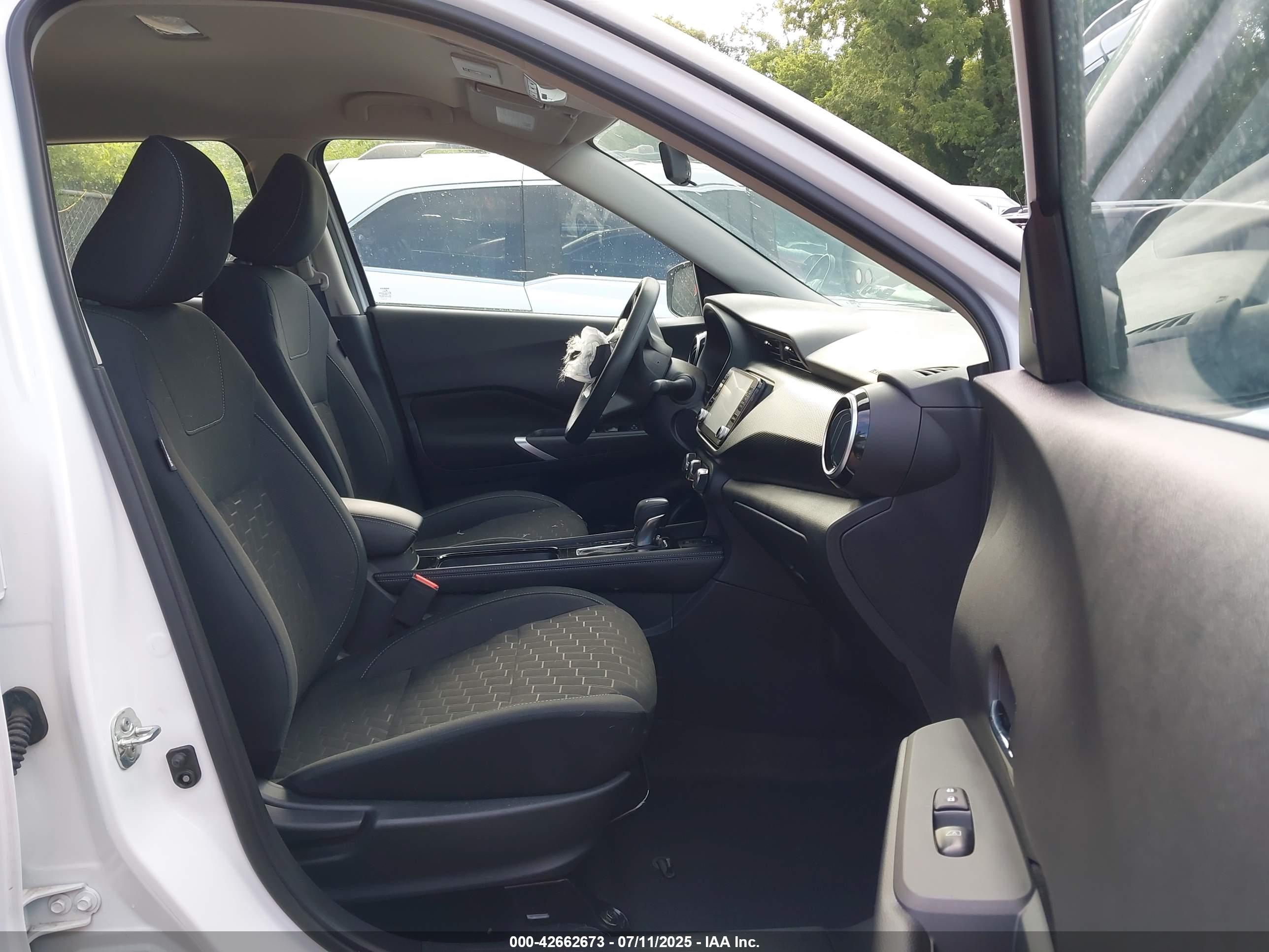 NISSAN KICKS image 5
