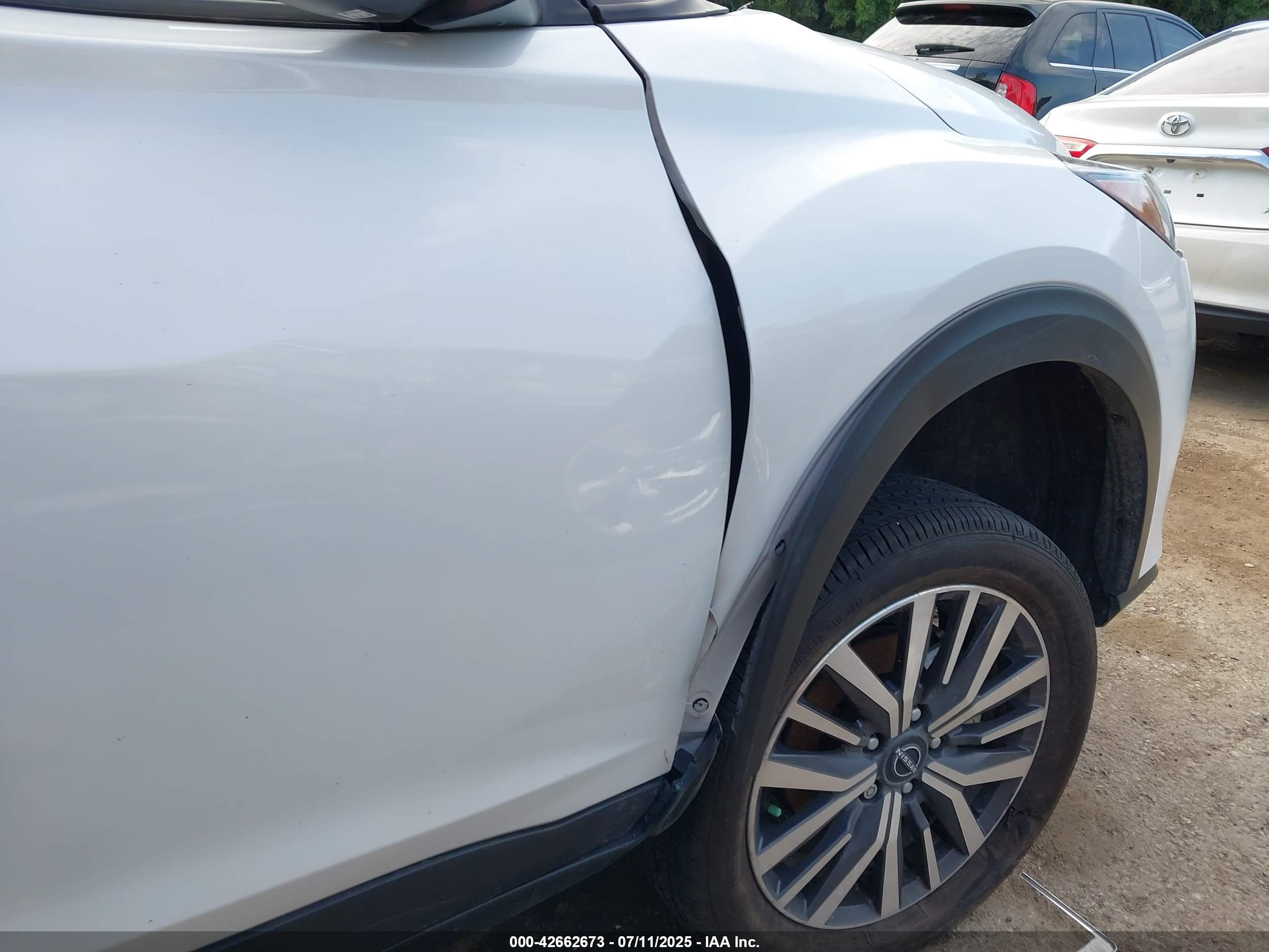 NISSAN KICKS image 6