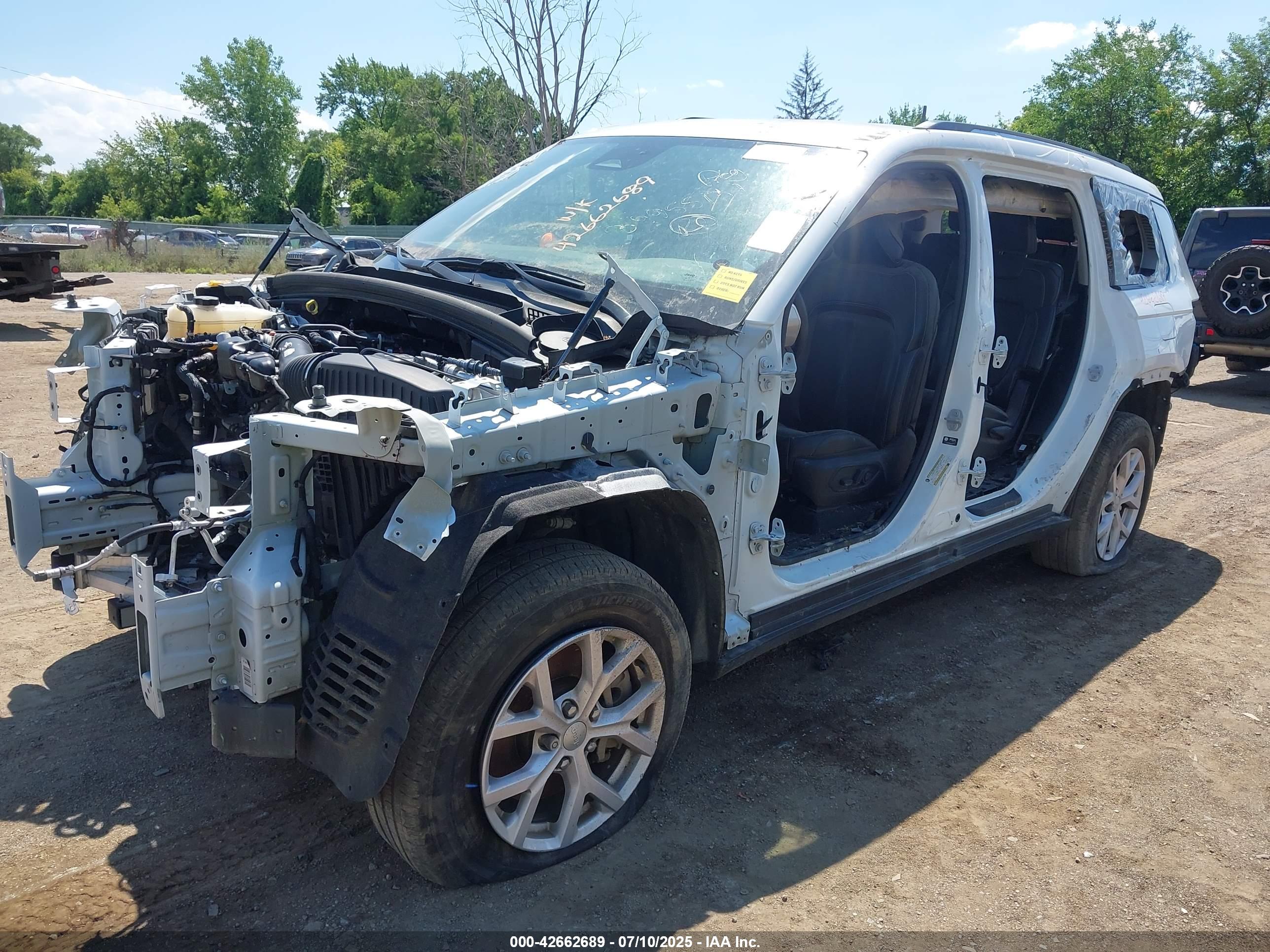 JEEP GRAND image 2