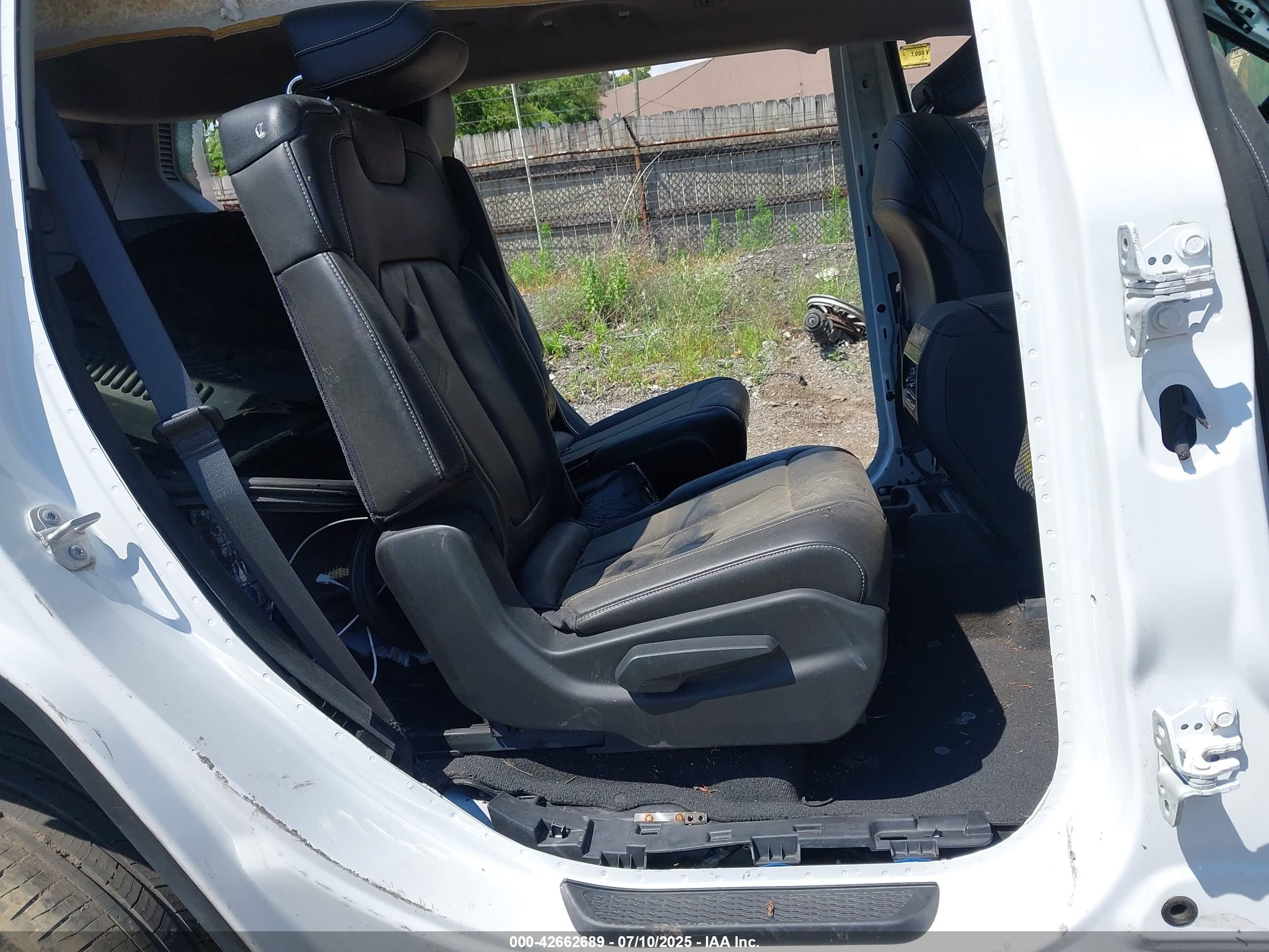 JEEP GRAND image 8