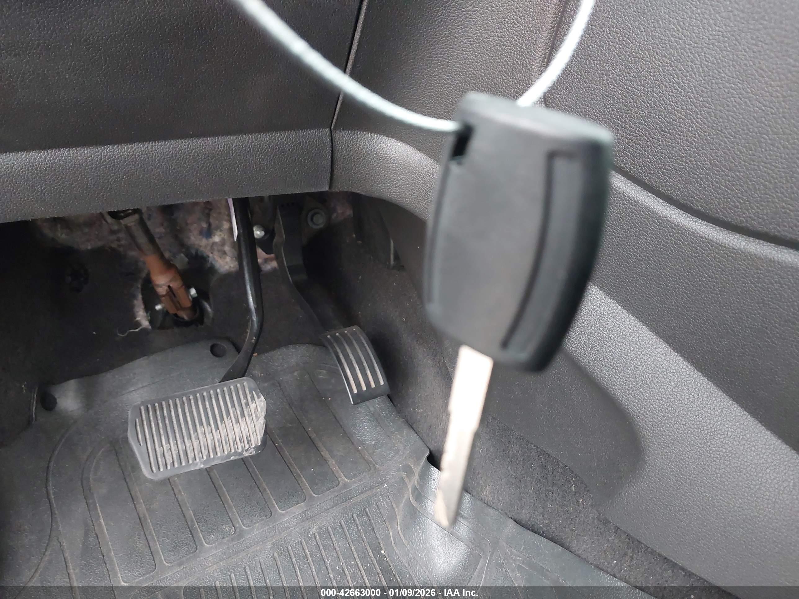 FORD ESCAPE image 11