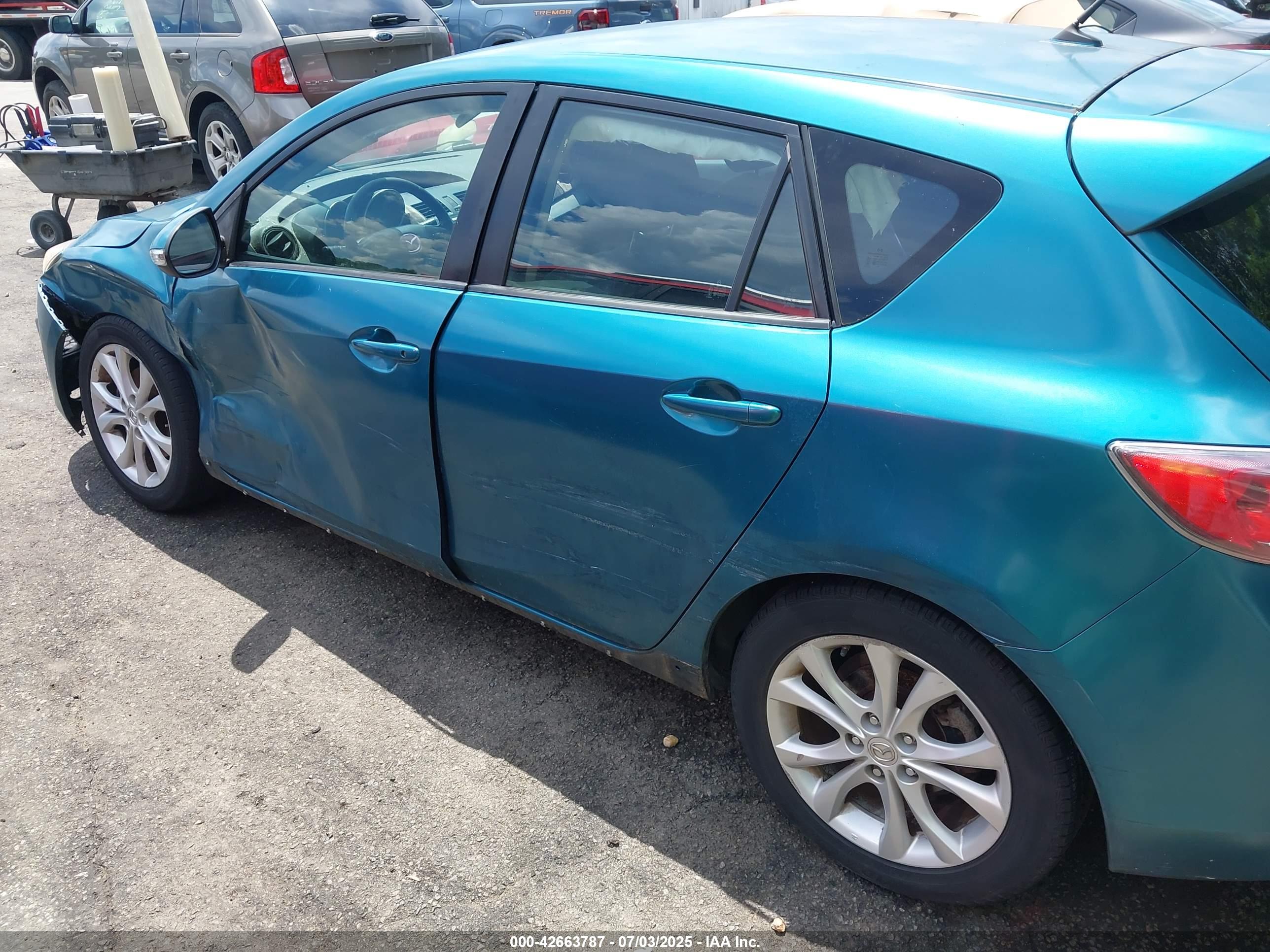 MAZDA MAZDA3 image 3