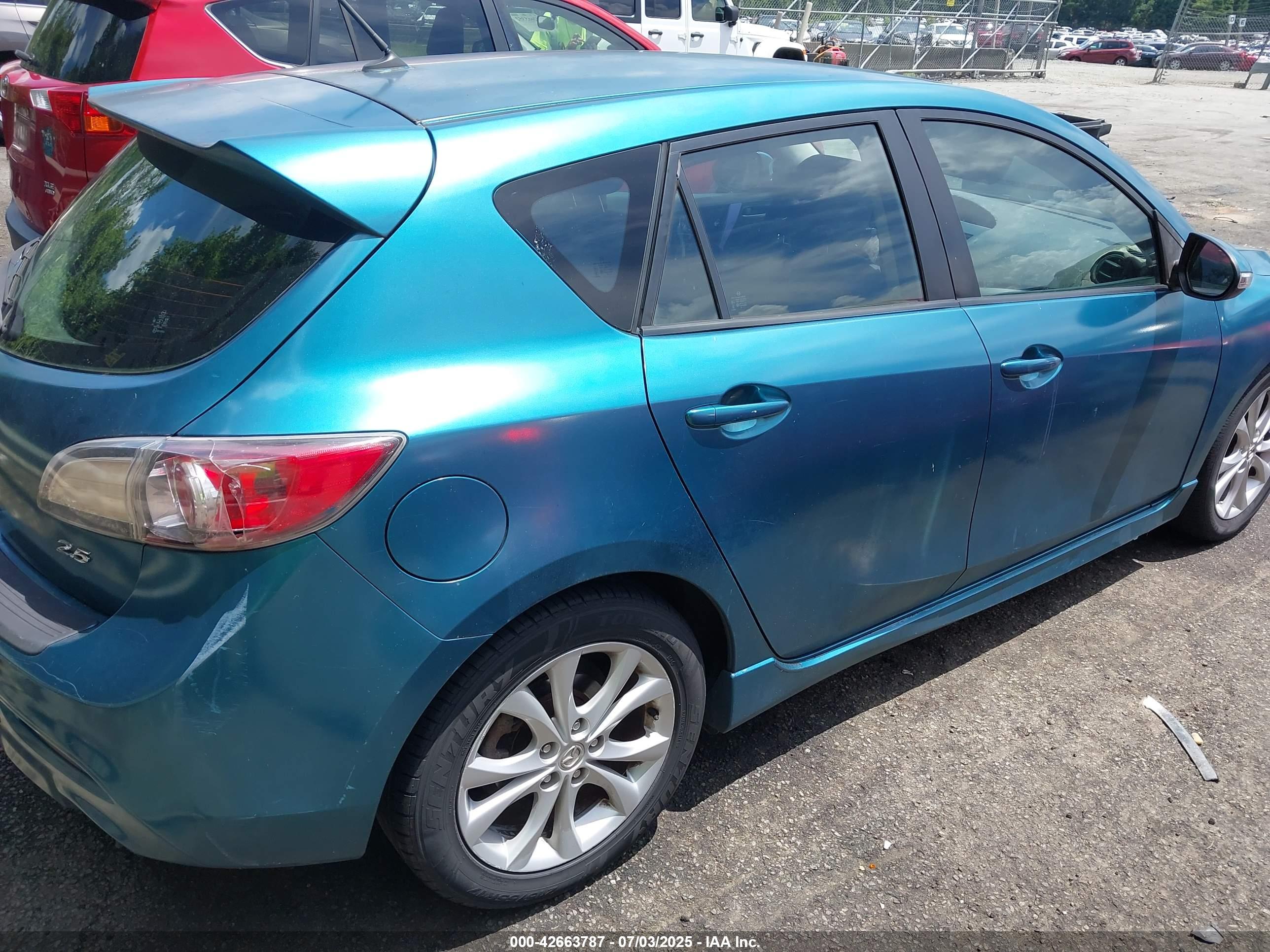 MAZDA MAZDA3 image 4
