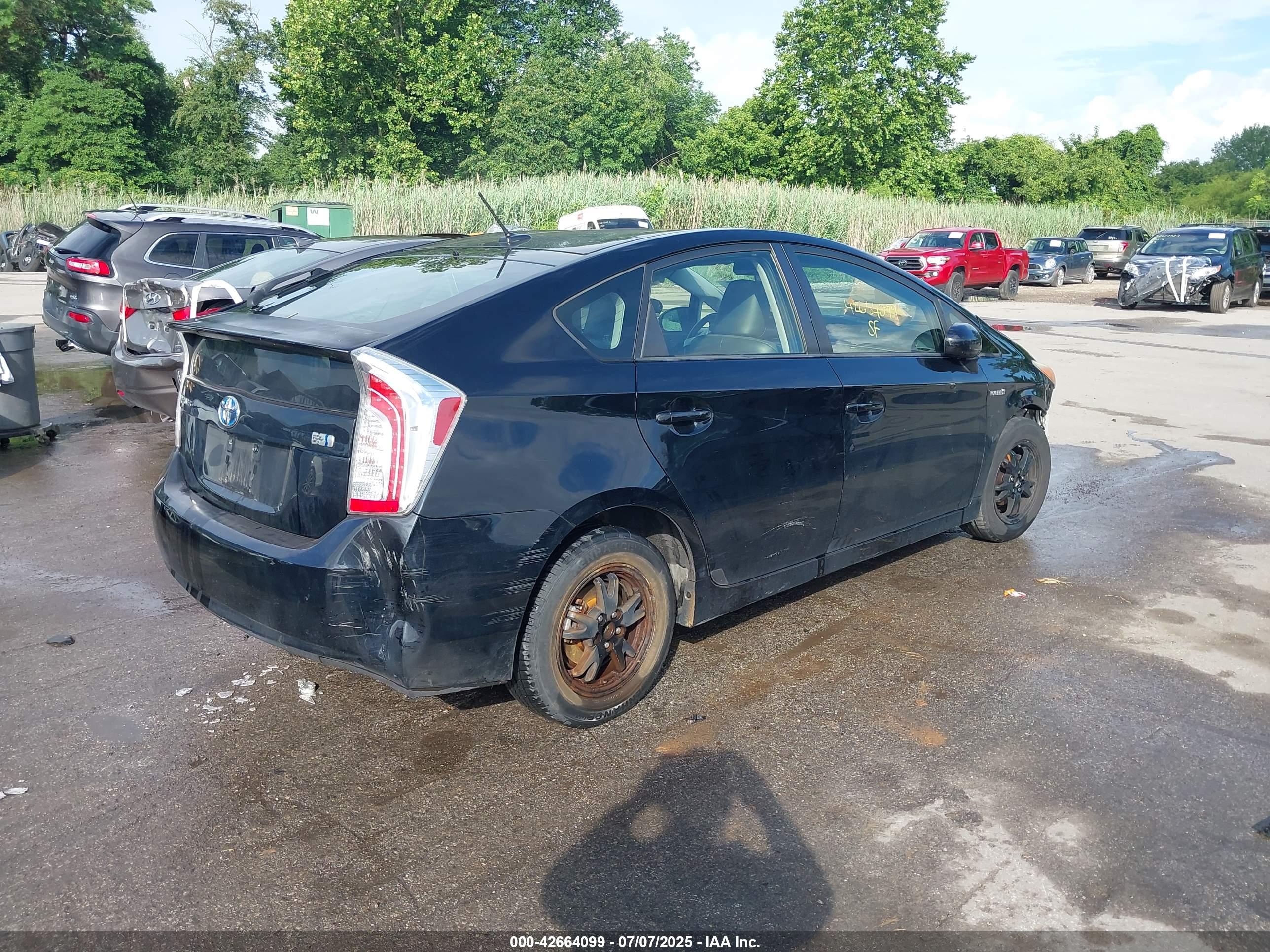 TOYOTA PRIUS image 4