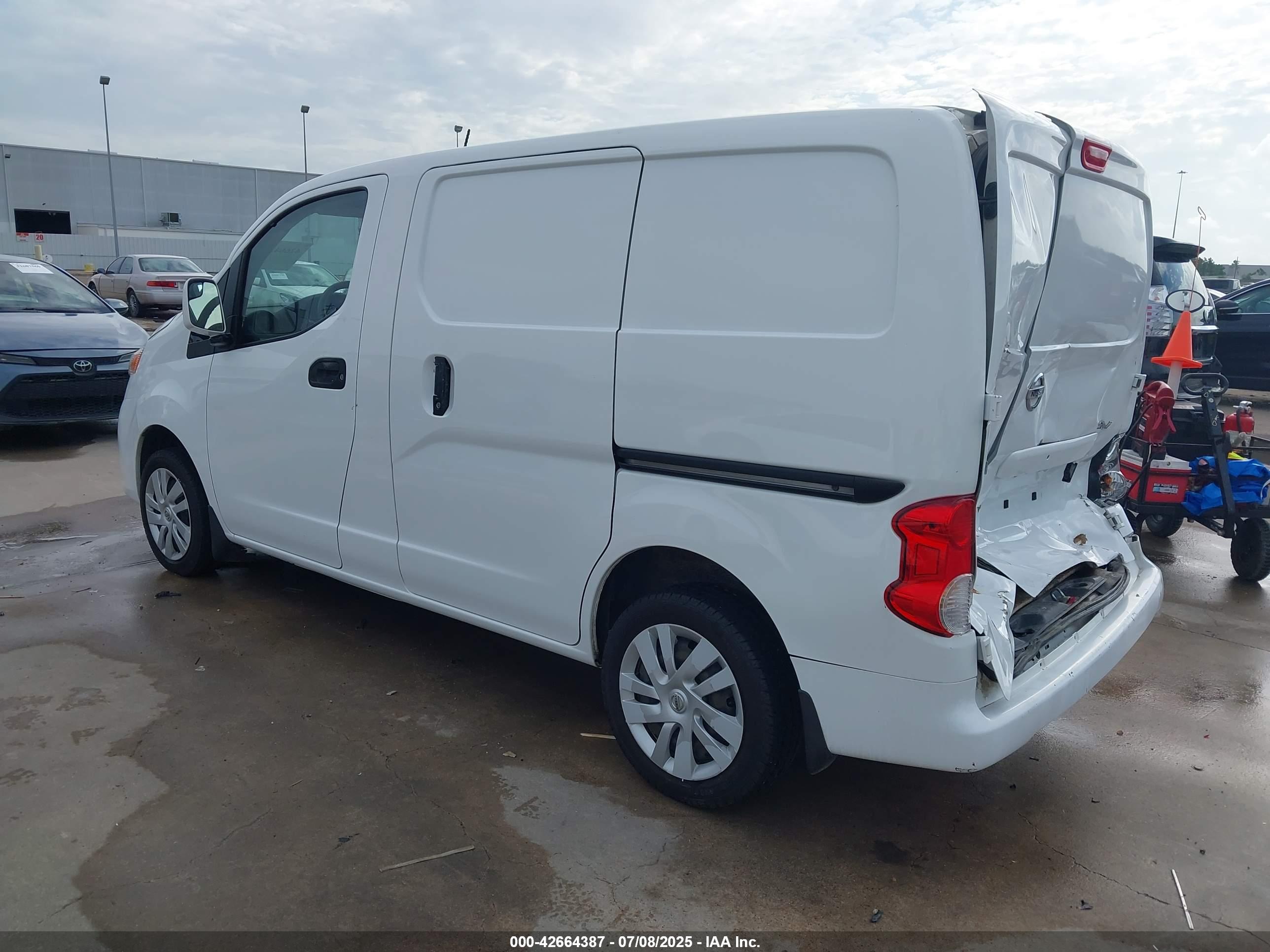 NISSAN NV200 image 3