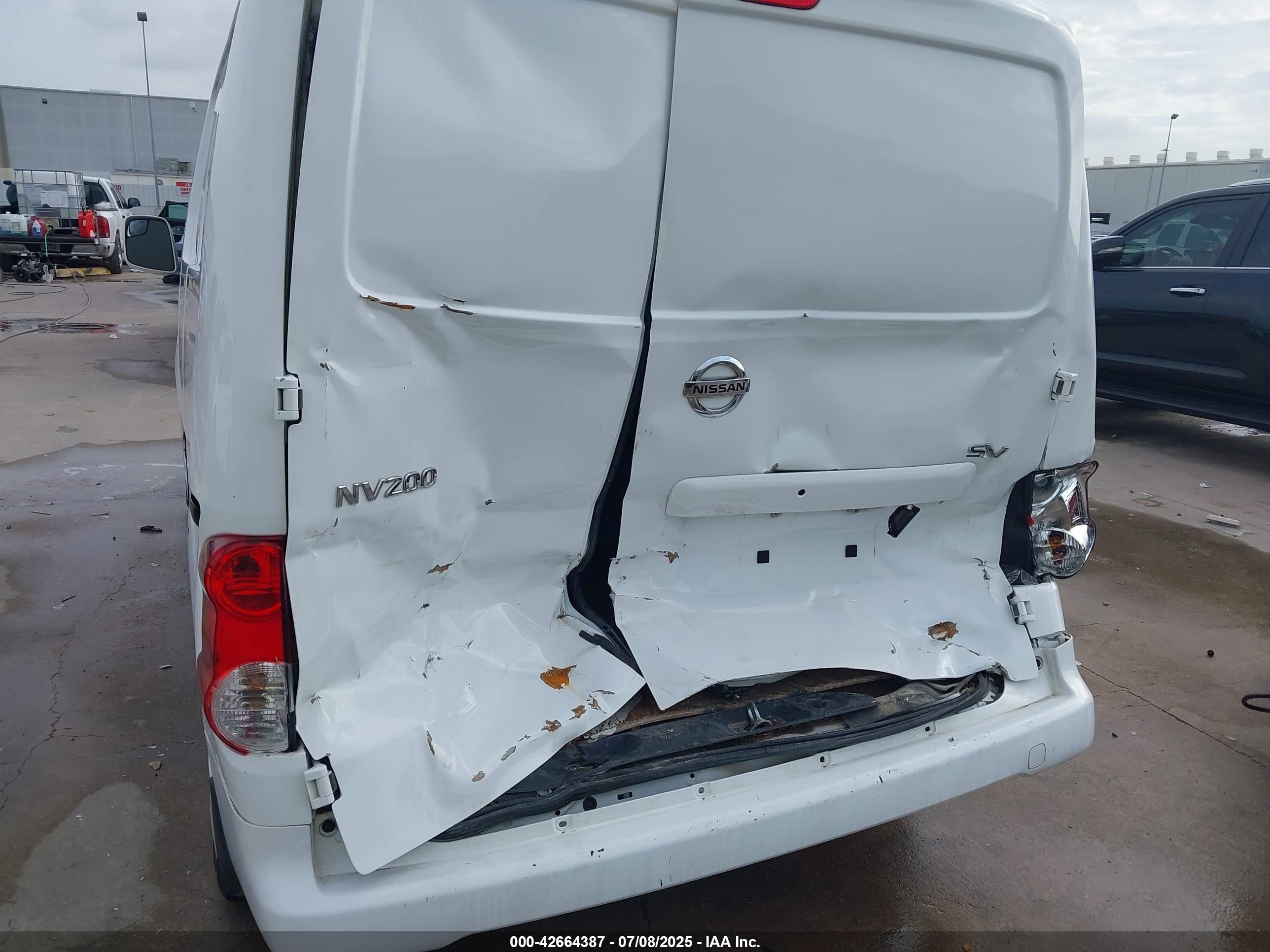 NISSAN NV200 image 6