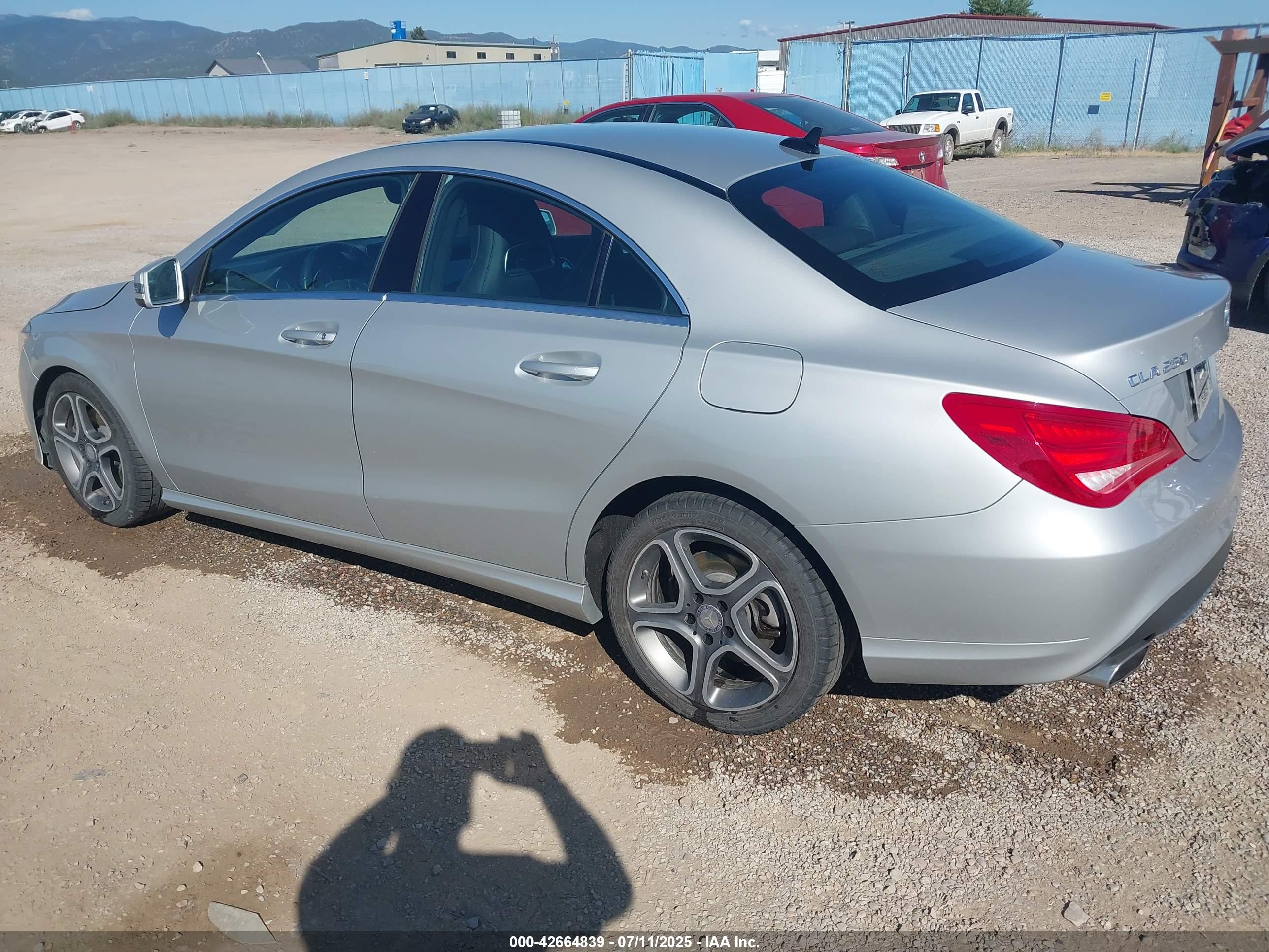 MERCEDES-BENZ CLA image 3