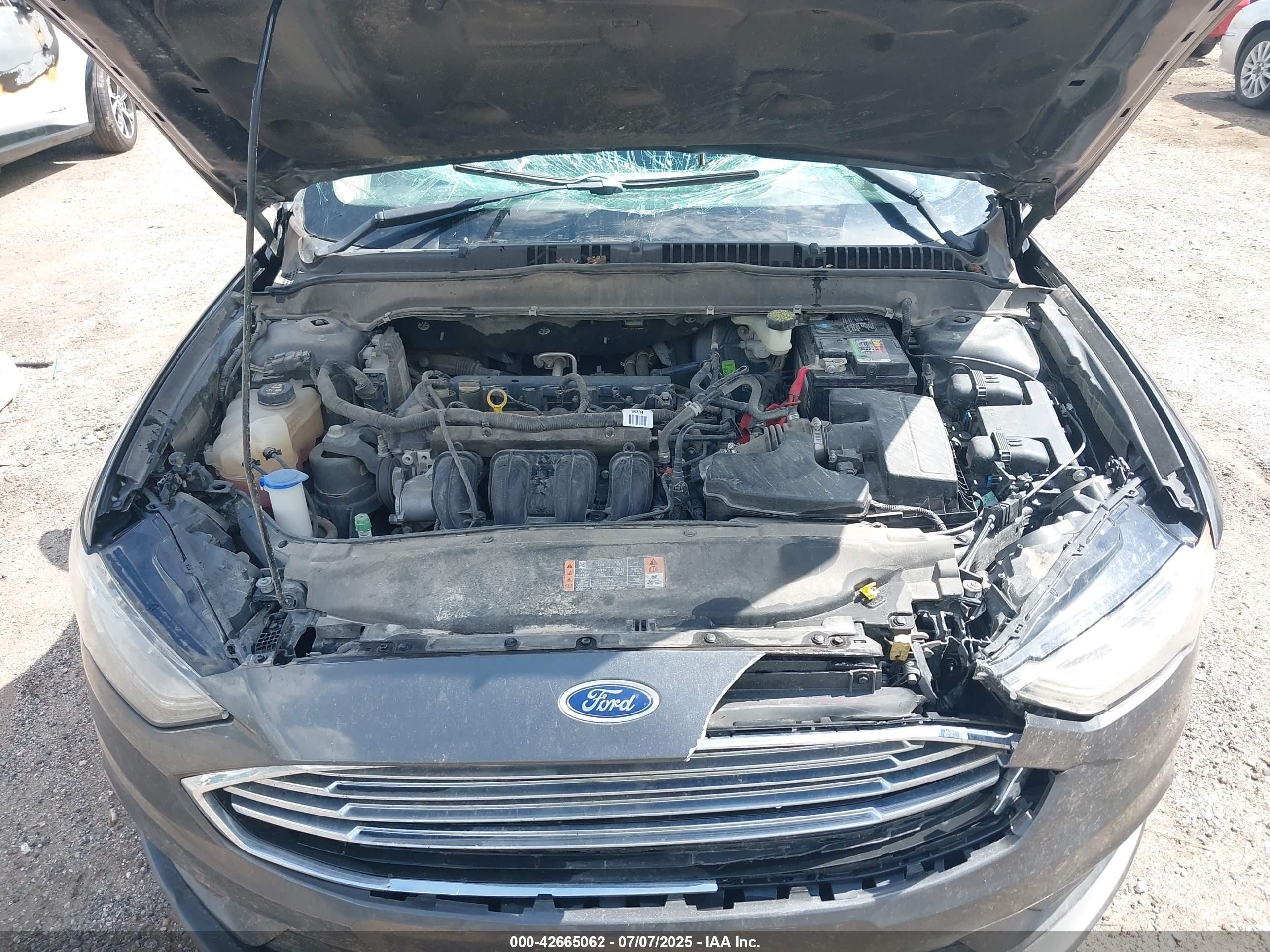 FORD FUSION image 10