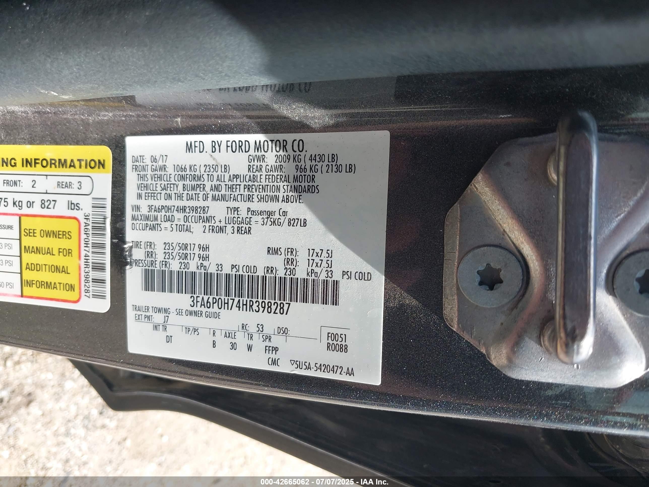 FORD FUSION image 9