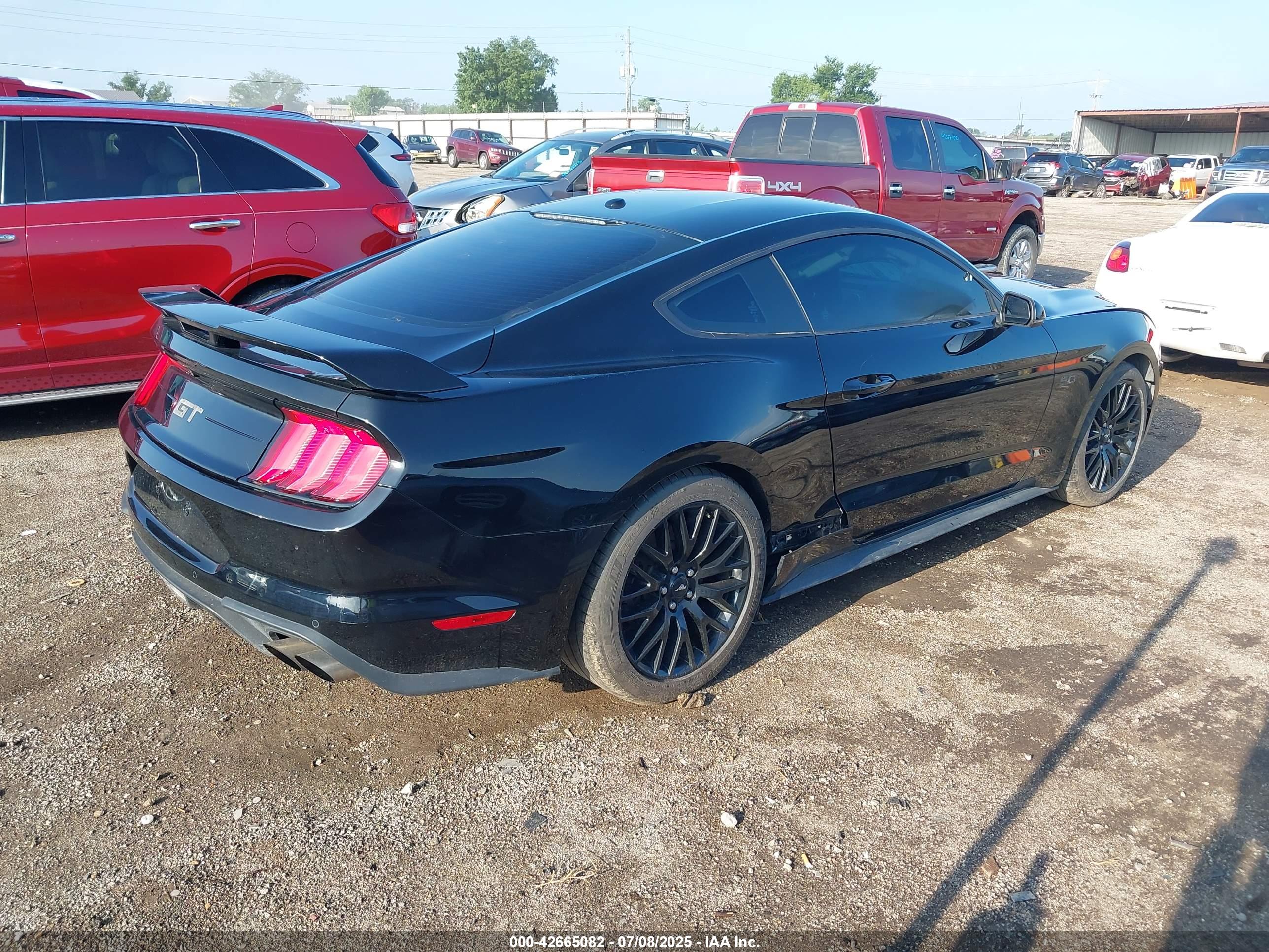 FORD MUSTANG image 4