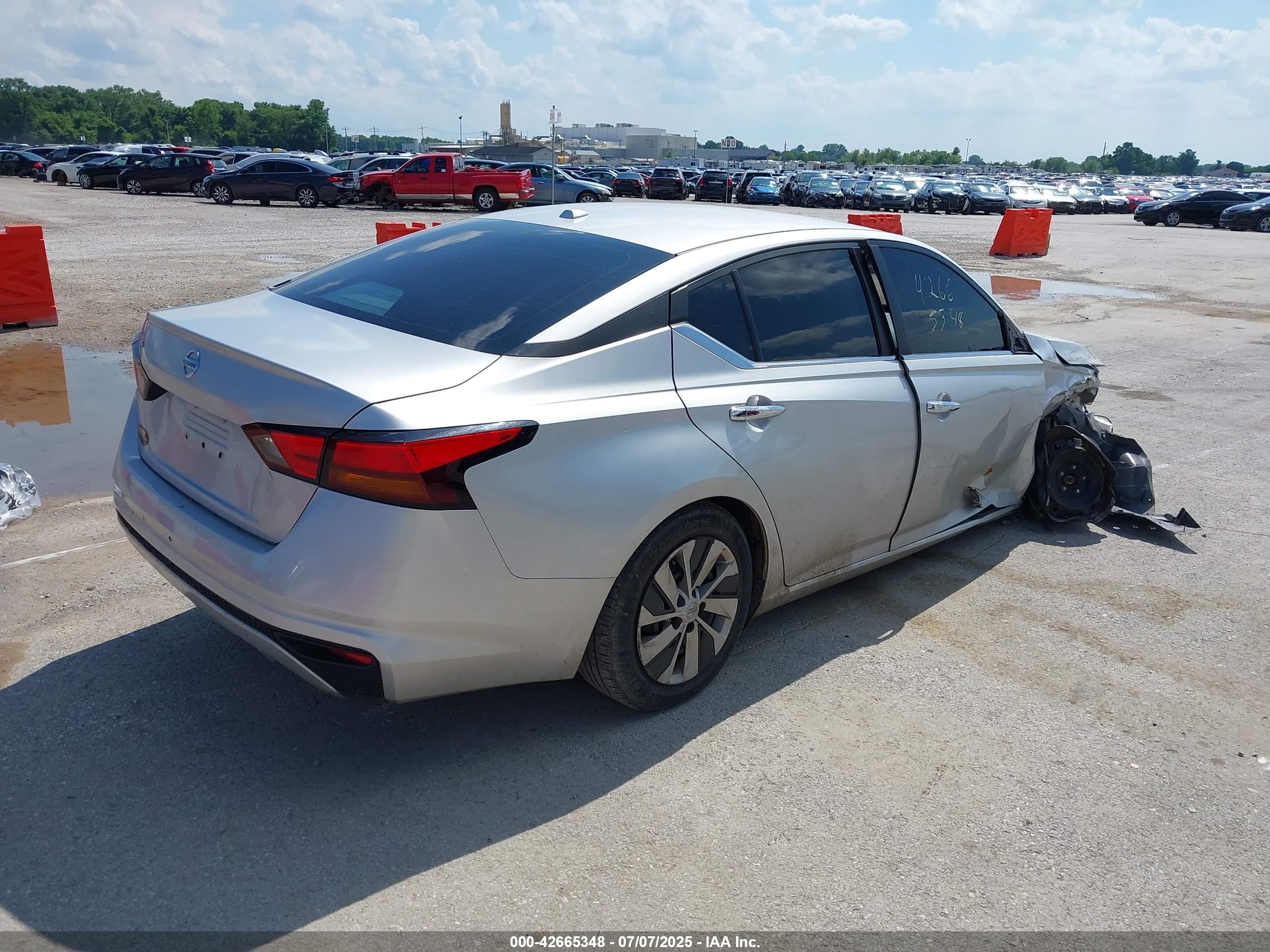 NISSAN ALTIMA image 4
