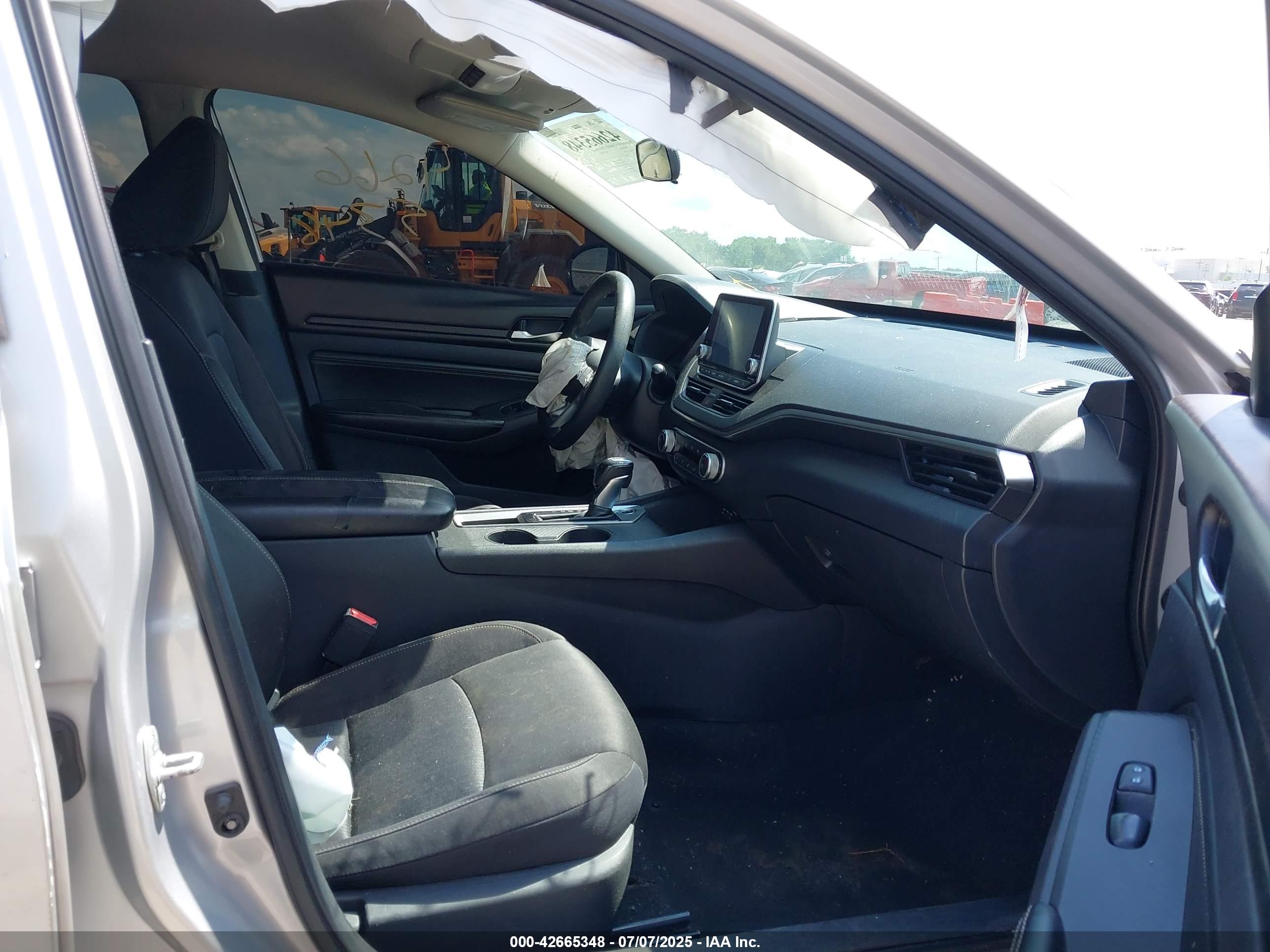 NISSAN ALTIMA image 5