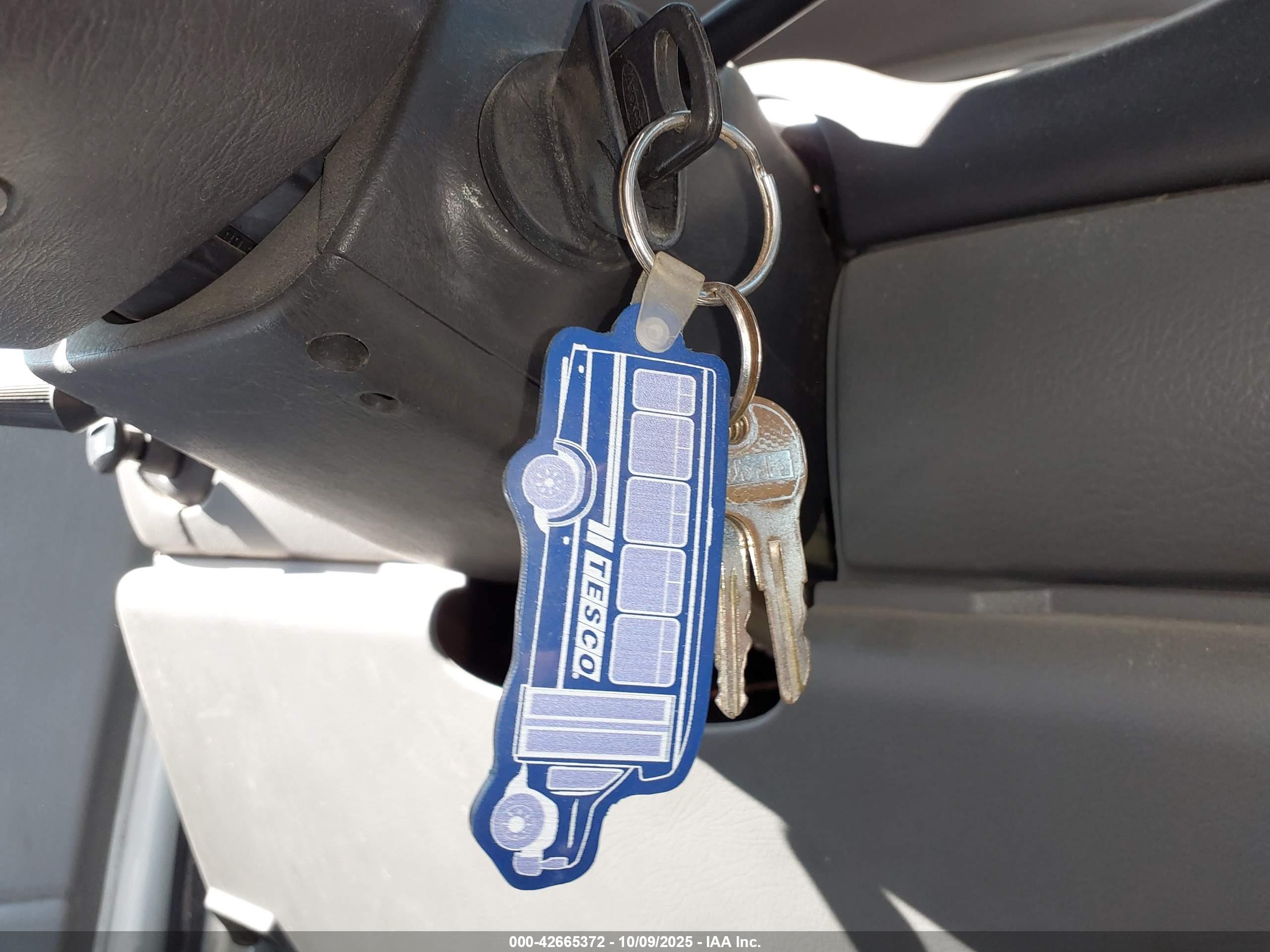 FORD E-450 image 11
