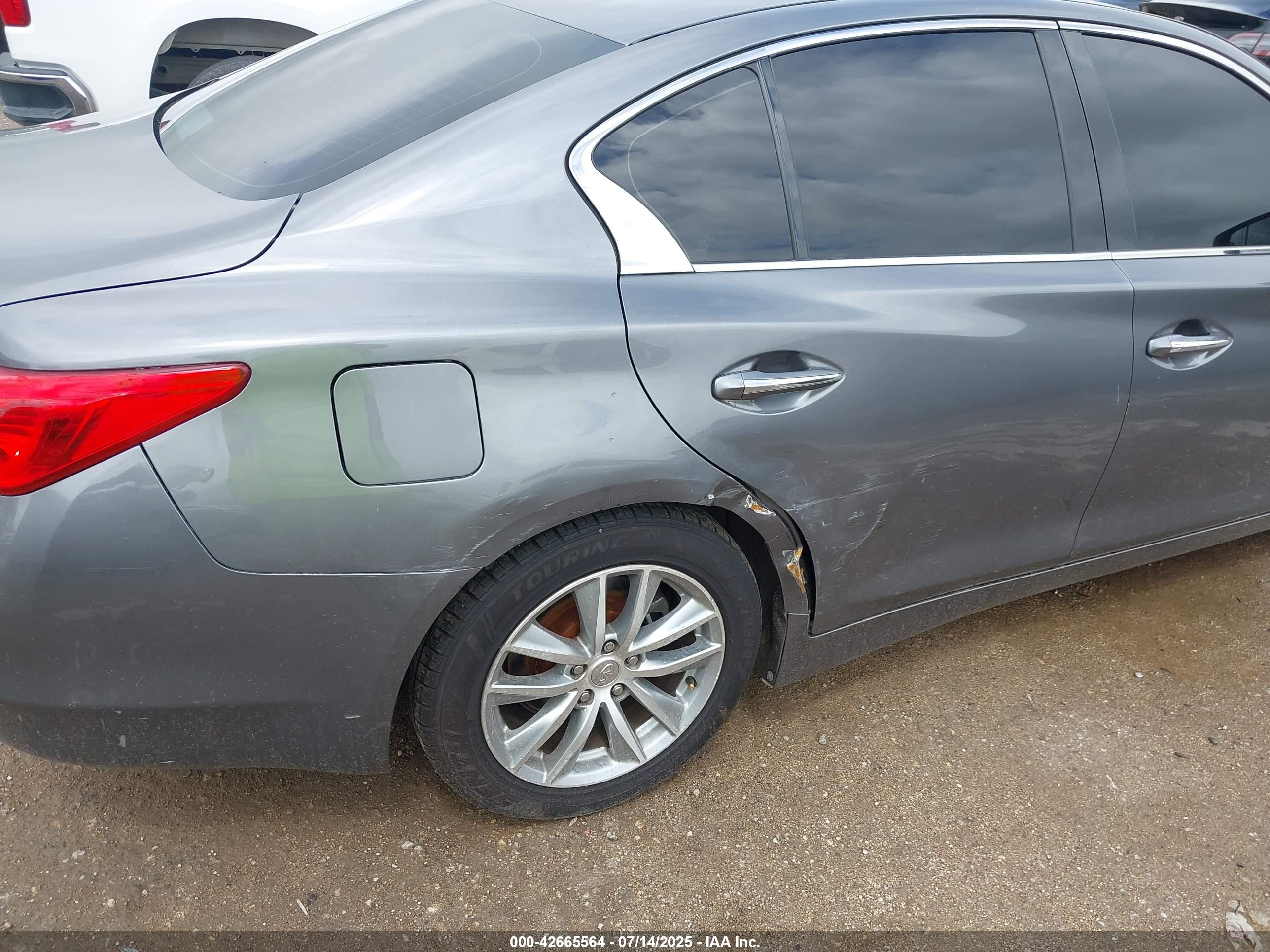 INFINITI Q50 image 6