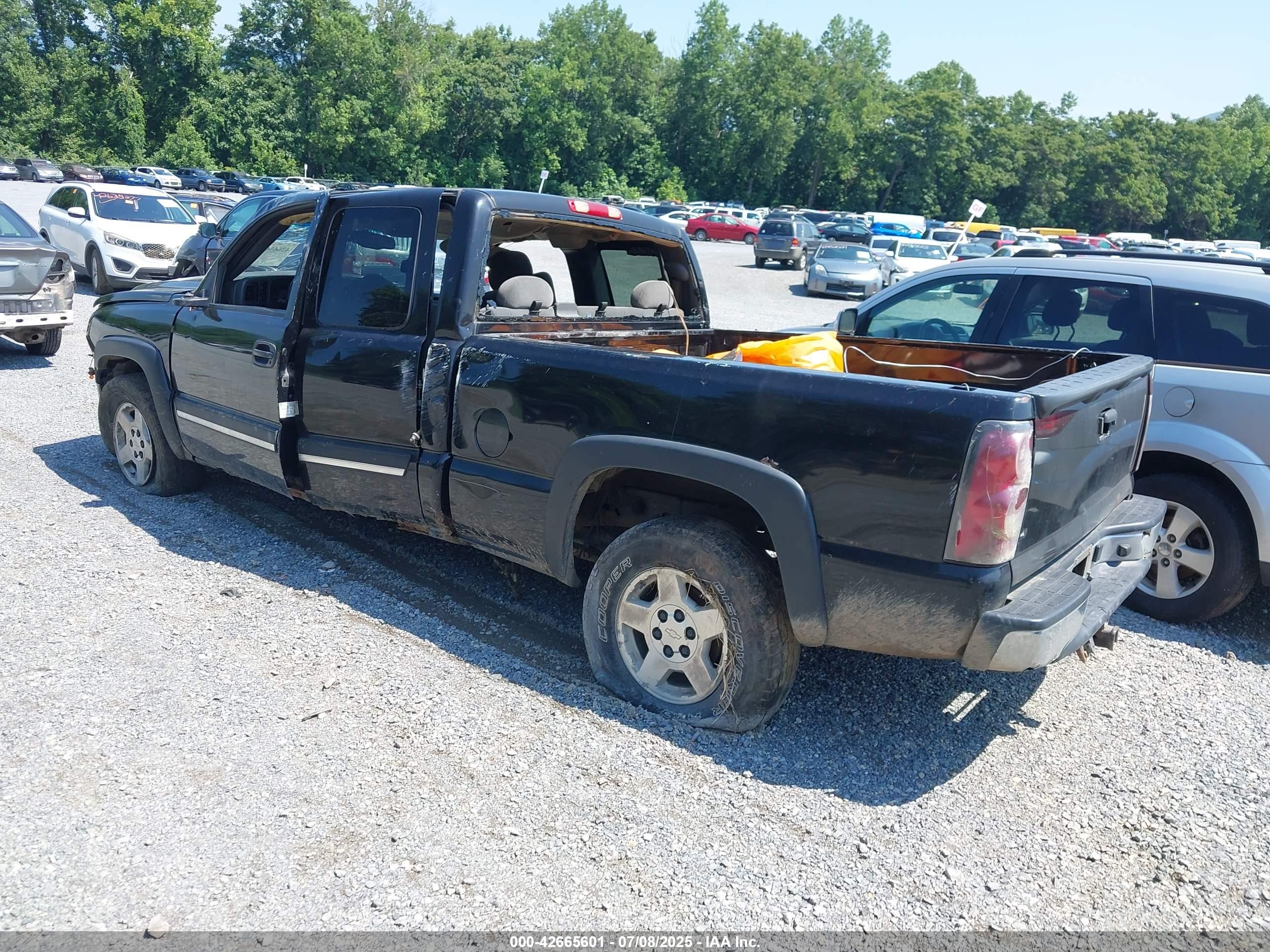CHEVROLET SILVERADO image 3
