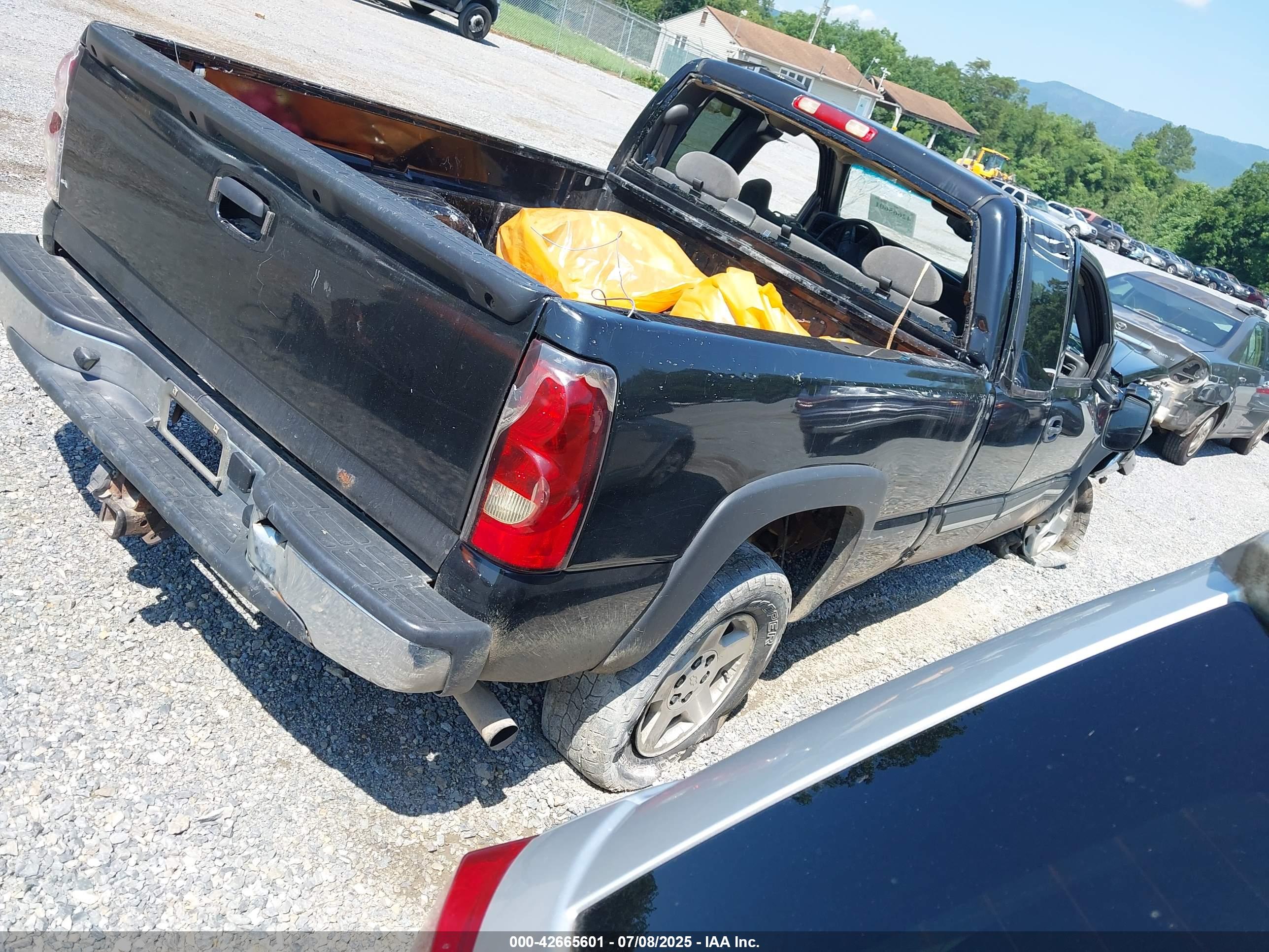 CHEVROLET SILVERADO image 4