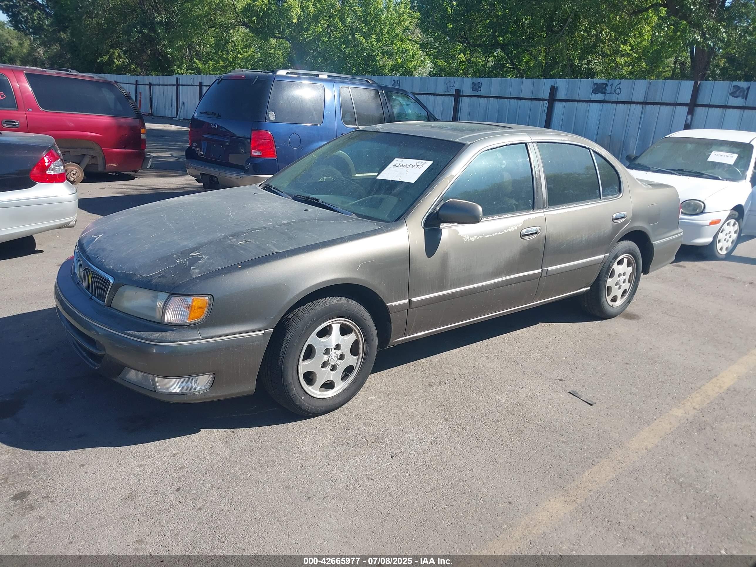 INFINITI I30 image 2
