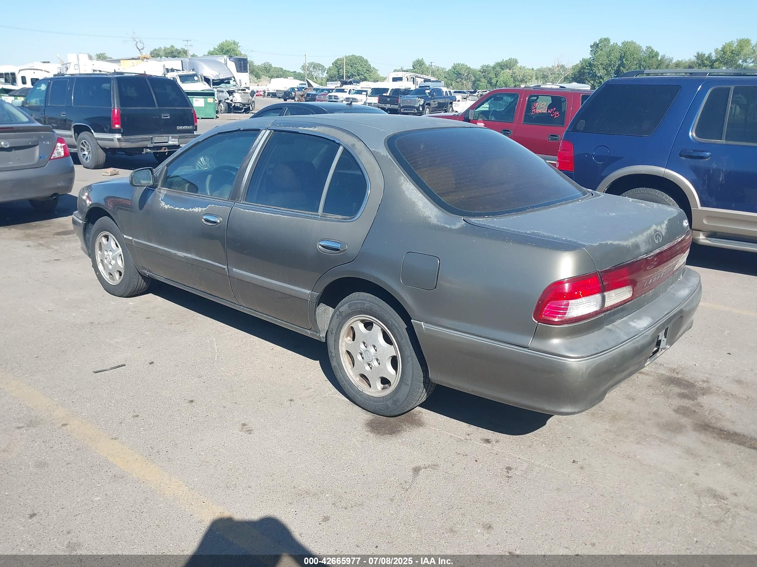 INFINITI I30 image 3