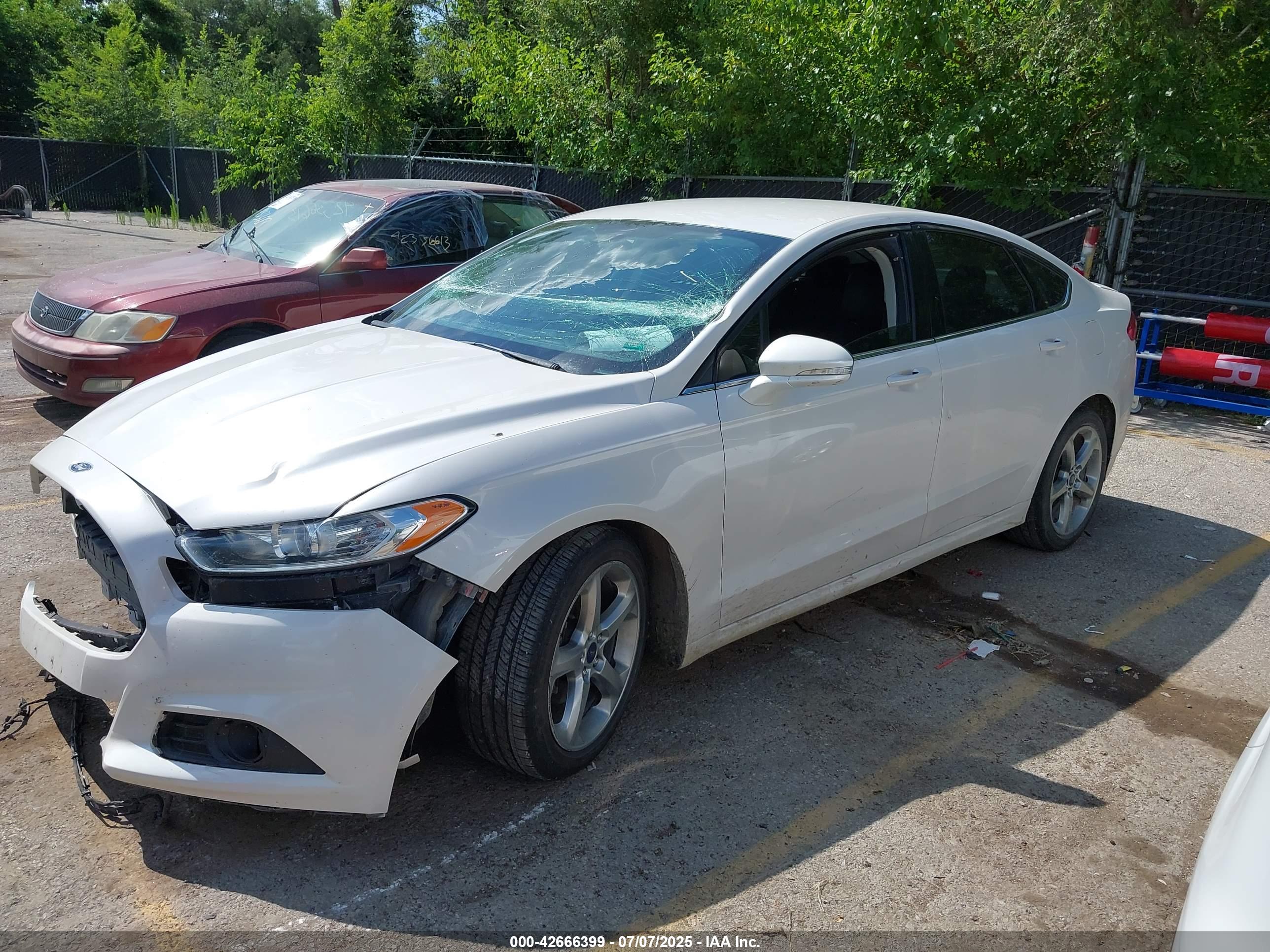 FORD FUSION image 2