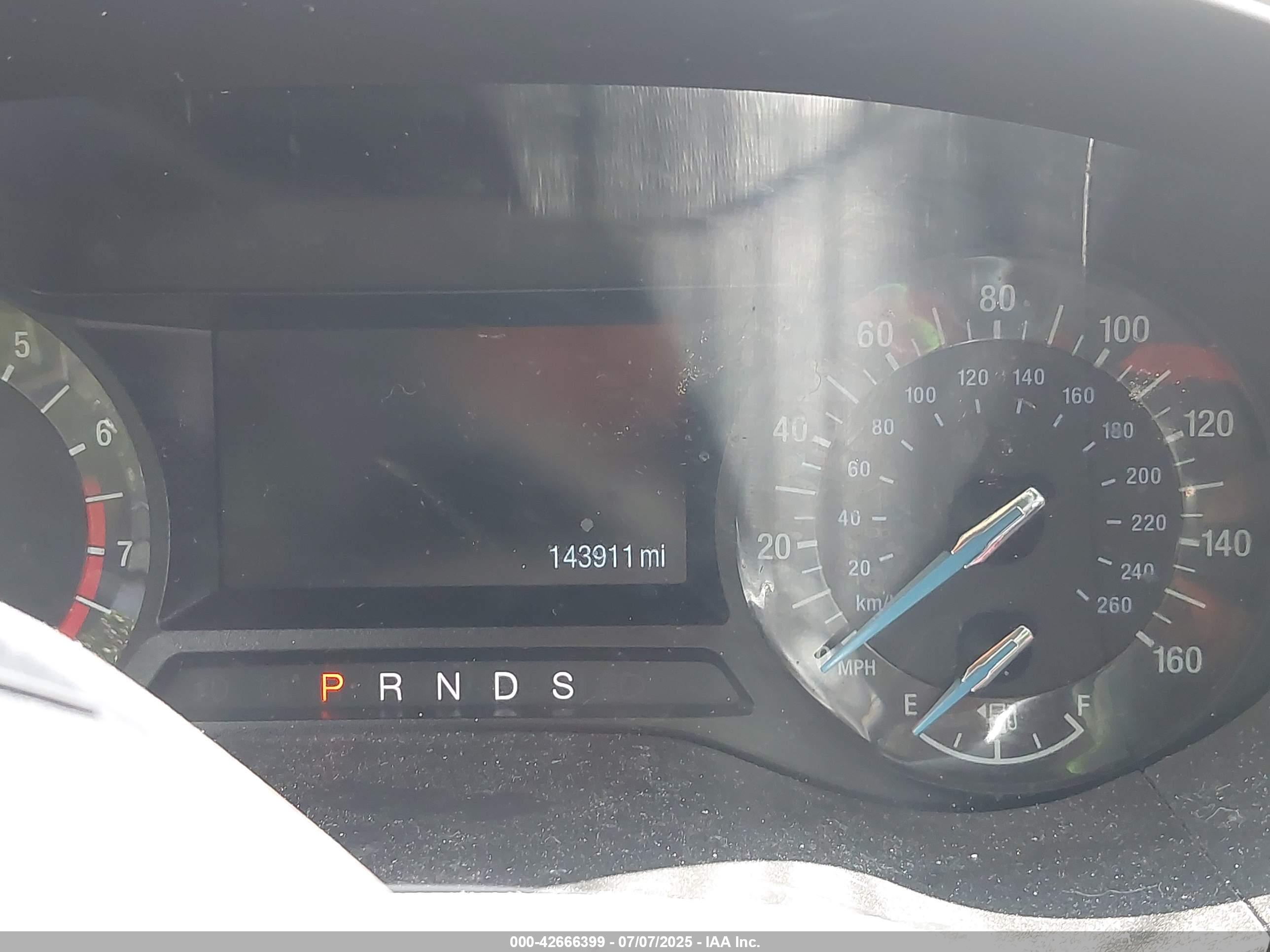 FORD FUSION image 7