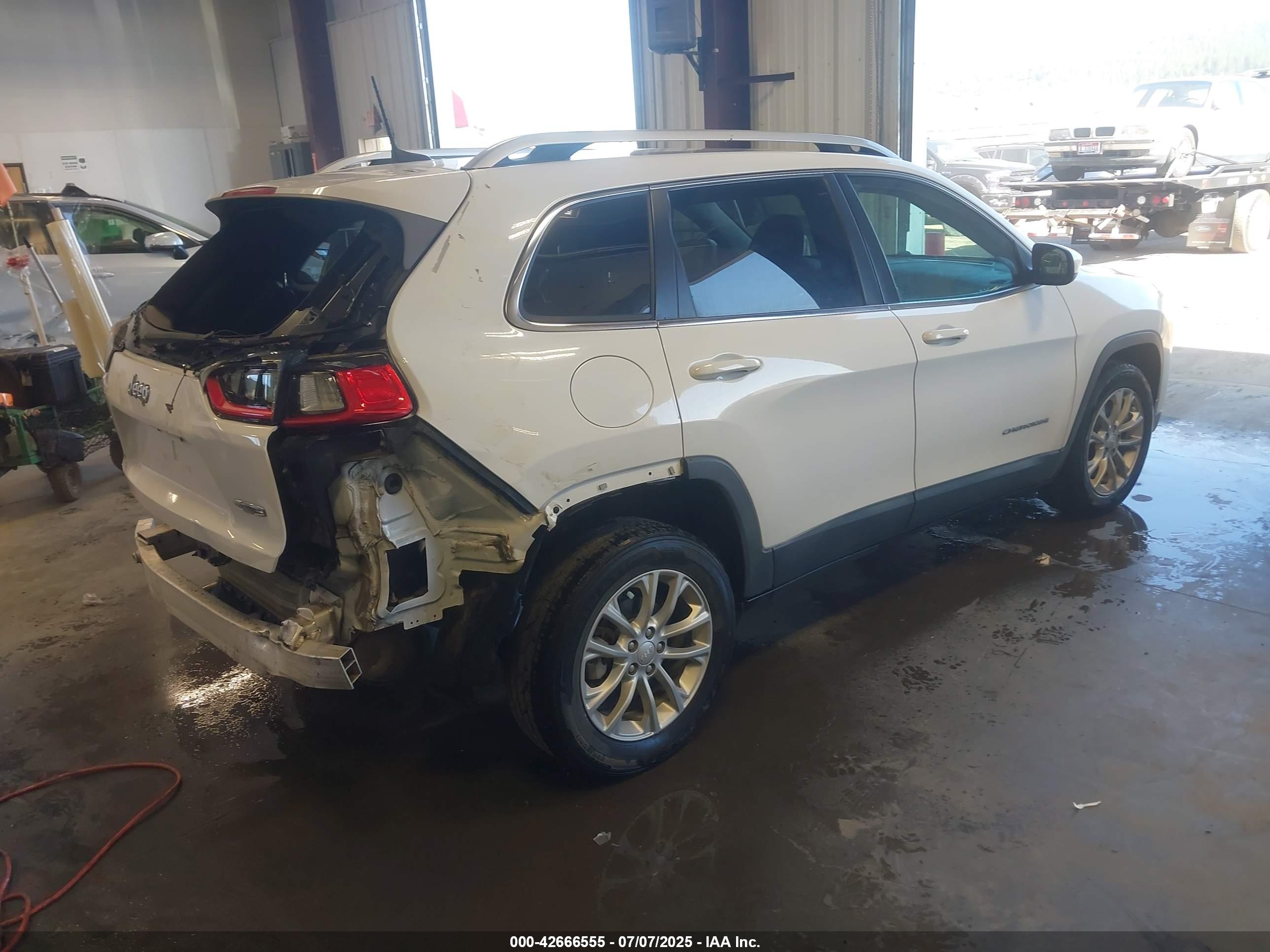 JEEP CHEROKEE image 4