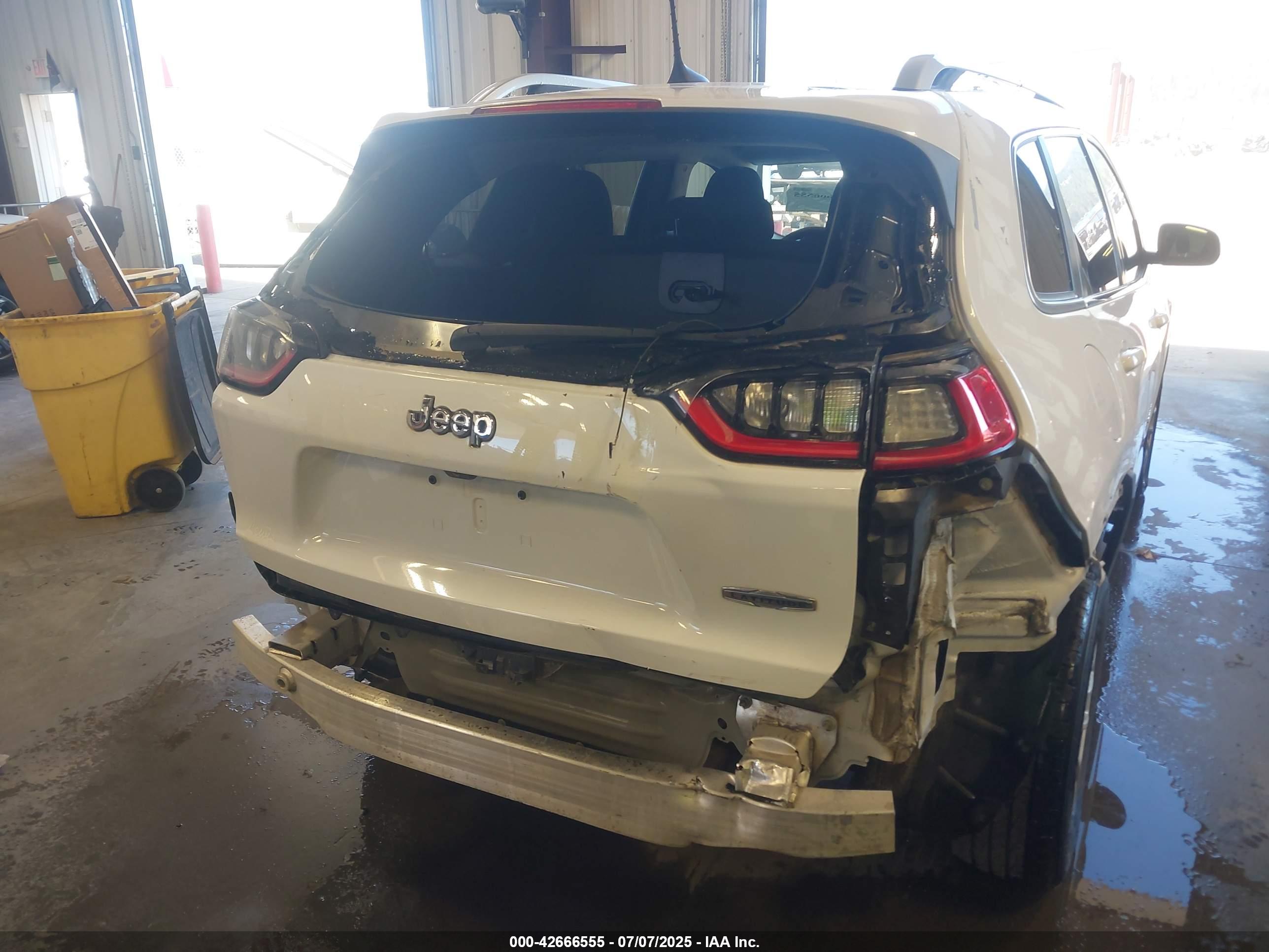 JEEP CHEROKEE image 6